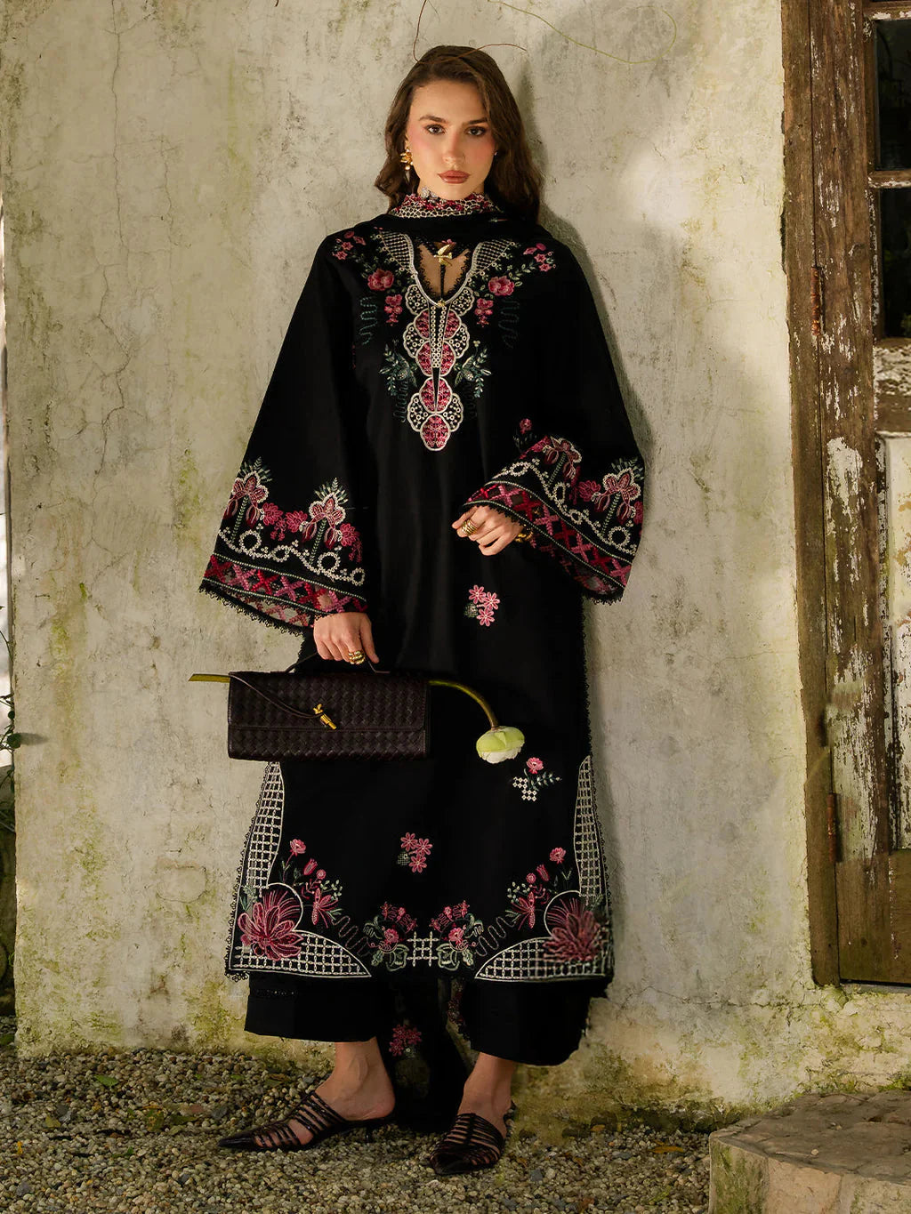 YARDS-3PC LAWN EMBROIDERED SHIRT WITH KHADDI NET EMBROIDERED DUPATTA AND TROUSER-BIC-4852 Asasay Fakhir