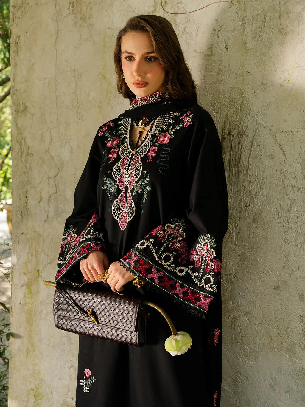 YARDS-3PC LAWN EMBROIDERED SHIRT WITH KHADDI NET EMBROIDERED DUPATTA AND TROUSER-BIC-4852 Asasay Fakhir