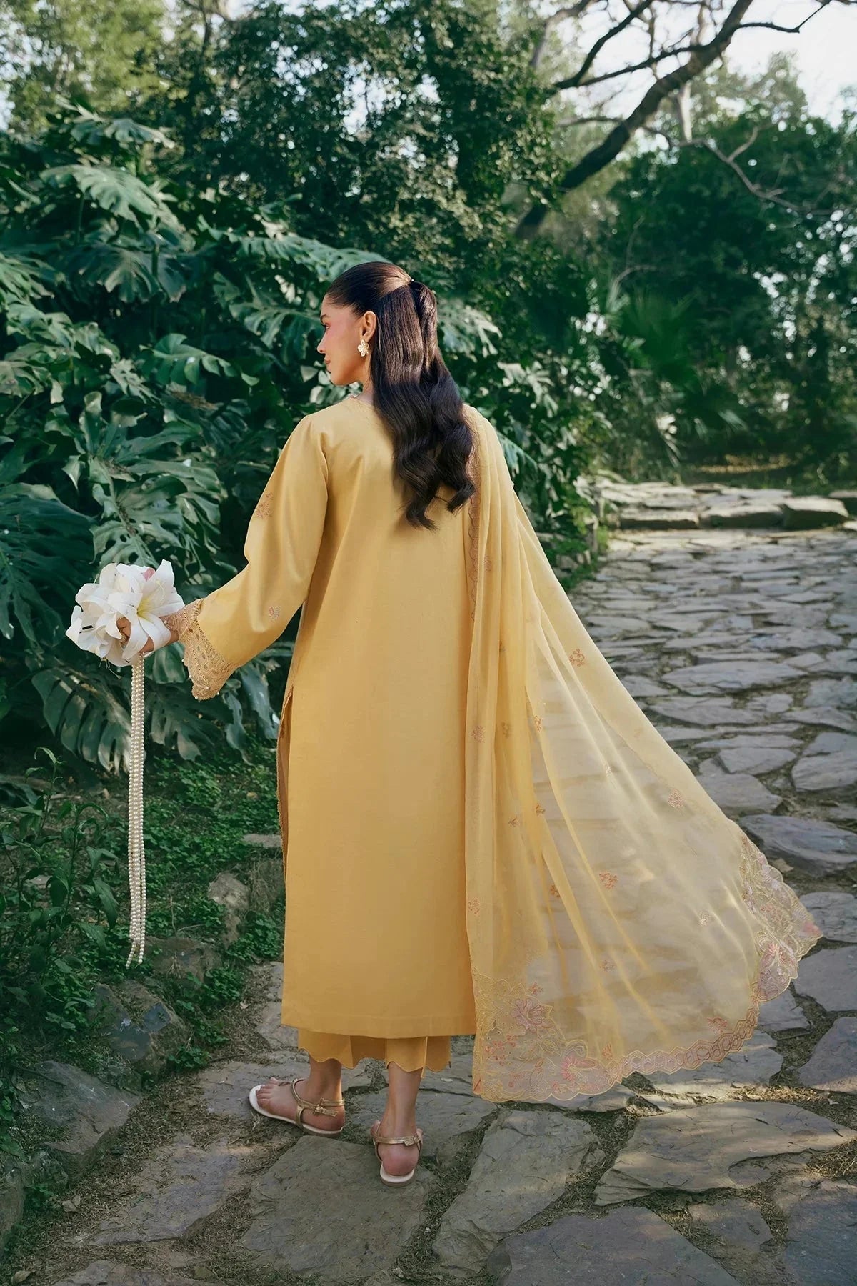 GARNET-3PC LAWN EMBROIDERED SHIRT WITH ORGANZA EMB EMBROIDERED DUPATTA AND TROUSER-BIC-4831 Asasay Fakhir
