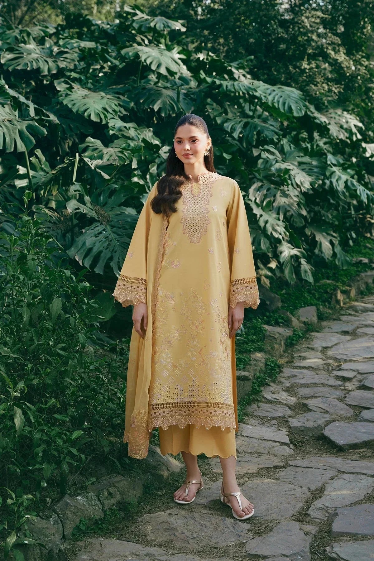 GARNET-3PC LAWN EMBROIDERED SHIRT WITH ORGANZA EMB EMBROIDERED DUPATTA AND TROUSER-BIC-4831 Asasay Fakhir