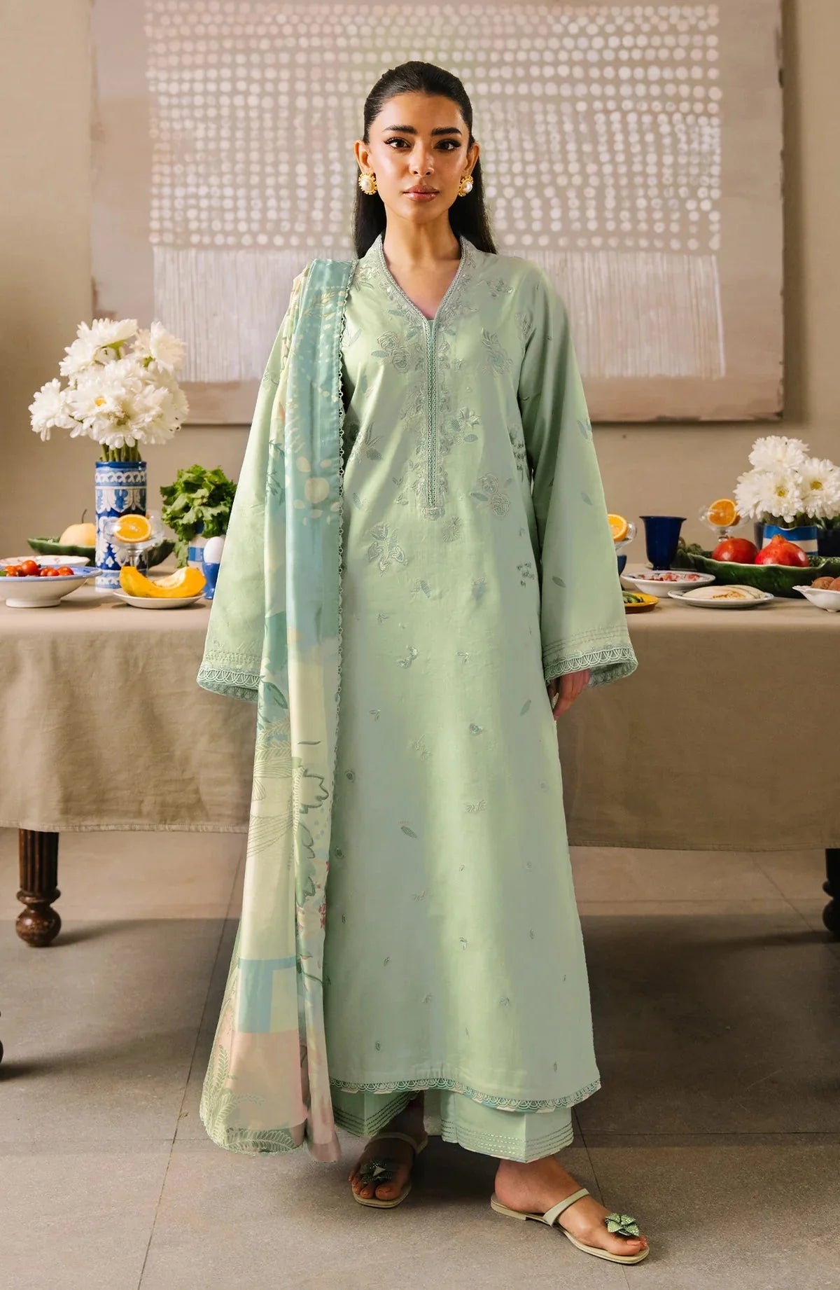 IZEL-3PC LAWN EMBROIDERED SHIRT WITH CHIFFON PRINT DUPATTA AND EMB TROUSER-BIC-4825 Asasay Fakhir