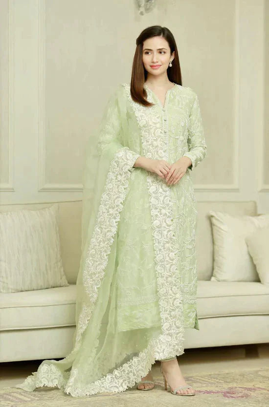 BAREEZE- 3PC LAWN EMBROIDERED SHIRT WITH ORGANZA EMBROIDERED DUPATTA & TROUSER-BIC-4605 Asasay Fakhir