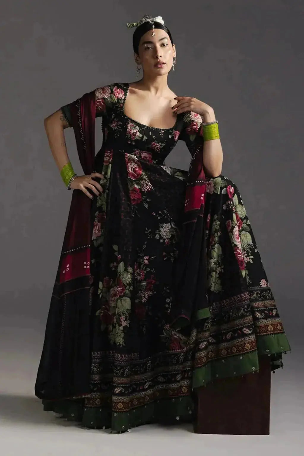 Digital Printed Lawn Front & Back Yoke –(1) Meter Digital Printed Lawn Front & Back (2.5) Meter (100) Inches Flayer Digital Printed Lawn Sleeves- 1-Meter  Lawn Dyed Trouser  Digital Printed Silk Dupatta Unstitched Asasay Fakhir