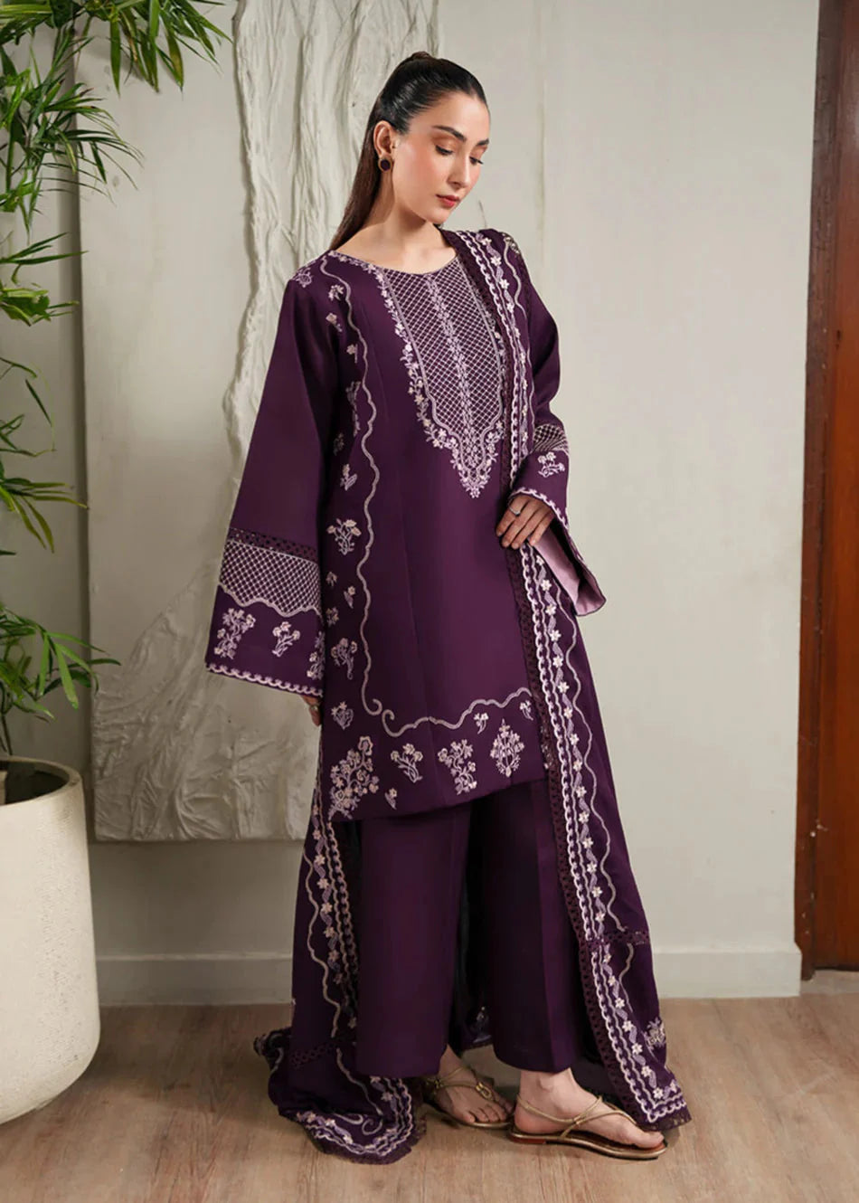 ETHNC-3PC LAWN EMBROIDERED SHIRT WITH LAWN EMBROIDERED DUPATTA AND TROUSER-BIC-4871 Asasay Fakhir
