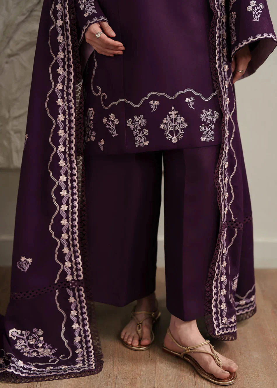 ETHNC-3PC LAWN EMBROIDERED SHIRT WITH LAWN EMBROIDERED DUPATTA AND TROUSER-BIC-4871 Asasay Fakhir