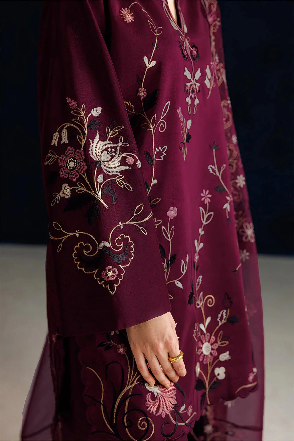 IZNIK-3PC LAWN EMBROIDERED SHIRT WITH ORGANZA EMBROIDERED DUPATTA AND TROUSER-BIC-4884 Asasay Fakhir