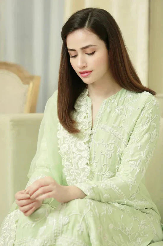 BAREEZE- 3PC LAWN EMBROIDERED SHIRT WITH ORGANZA EMBROIDERED DUPATTA & TROUSER-BIC-4605 Asasay Fakhir
