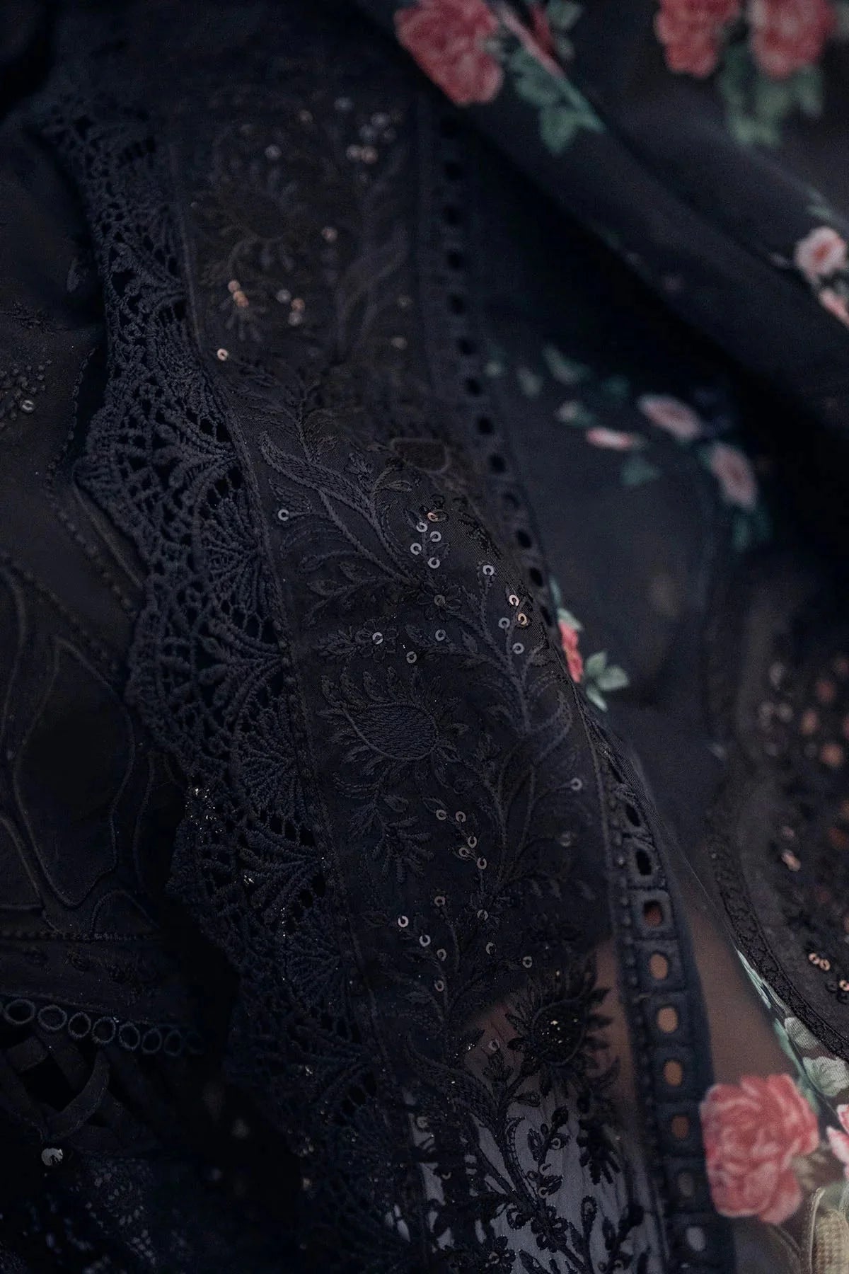 NUREH-3PC LAWN CHIKENKARI LASER EMBROIDERED SHIRT WITH COTTON NET EMBROIDERED PRINT DUPATTA-4523 Asasay Fakhir