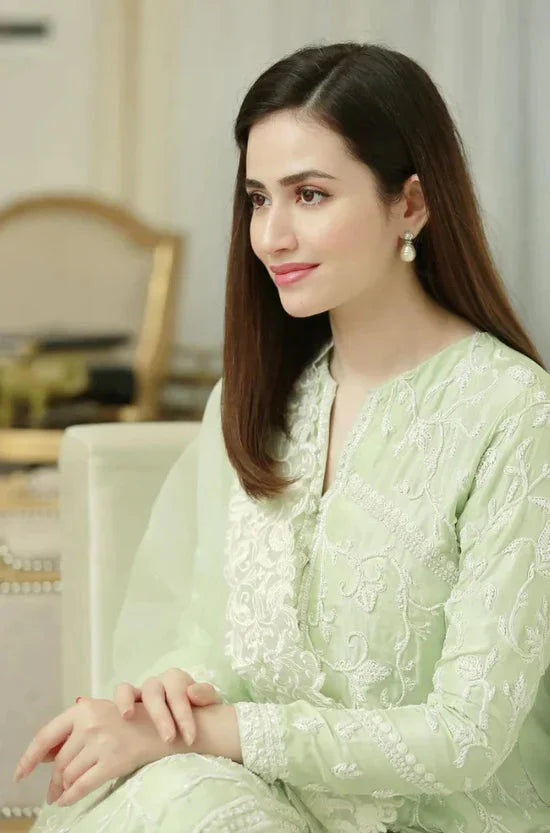 BAREEZE- 3PC LAWN EMBROIDERED SHIRT WITH ORGANZA EMBROIDERED DUPATTA & TROUSER-BIC-4605 Asasay Fakhir