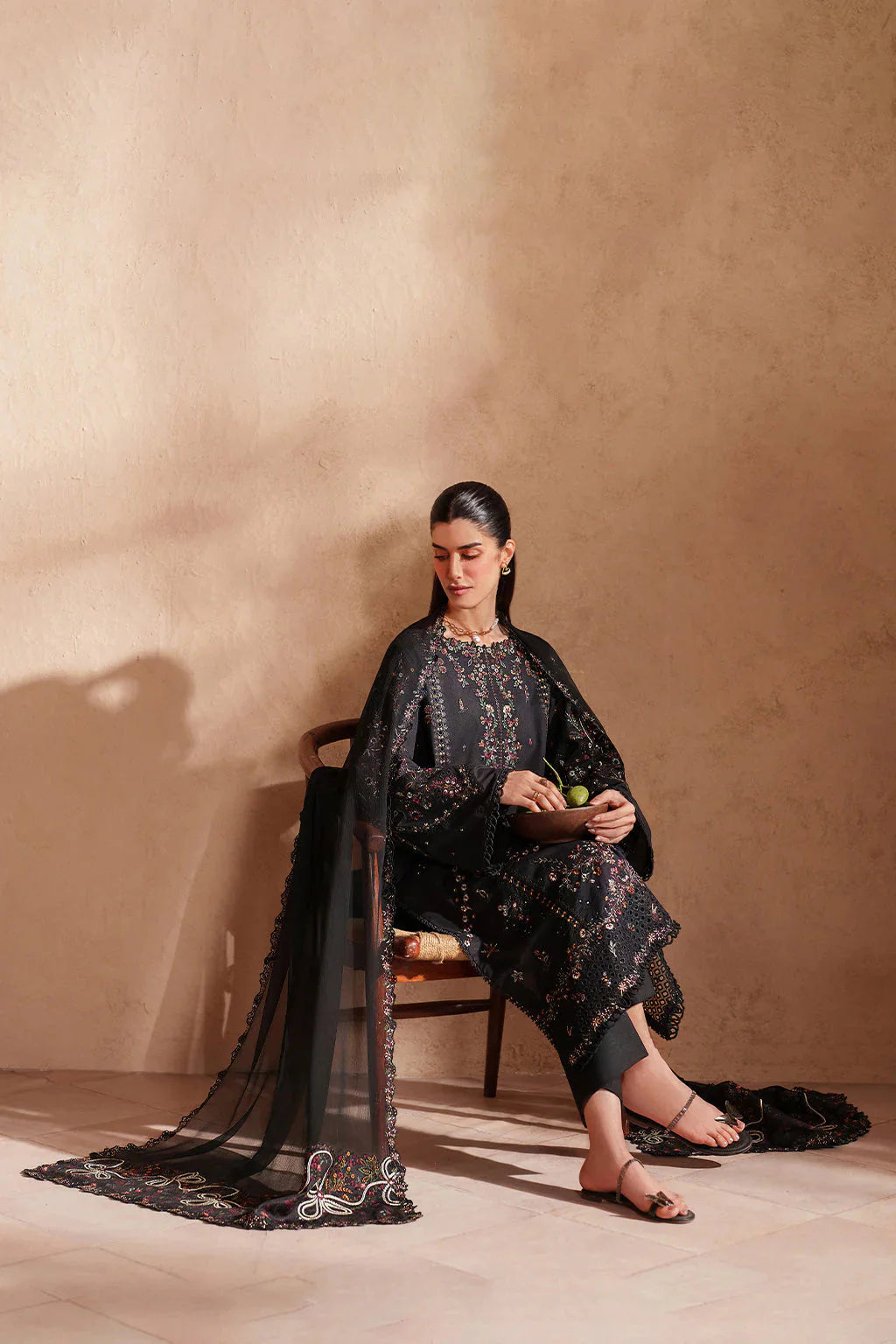 IZNIK-3PC LAWN EMBROIDERED SHIRT WITH CHIFFON EMBROIDERED DUPATTA AND TROUSER-BIC-4849 Asasay Fakhir