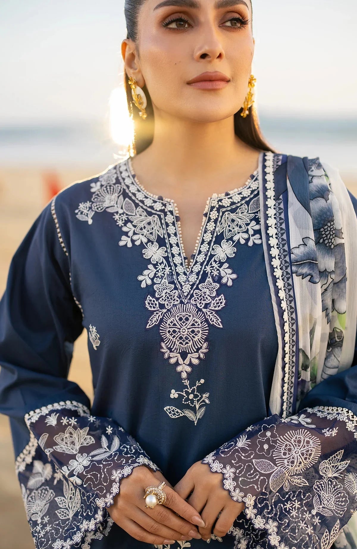 SERAN-3PC LAWN EMBROIDERED SHIRT WITH CHIFFON PRINT DUPATTA AND EMB TROUSER-BIC-4845 Asasay Fakhir