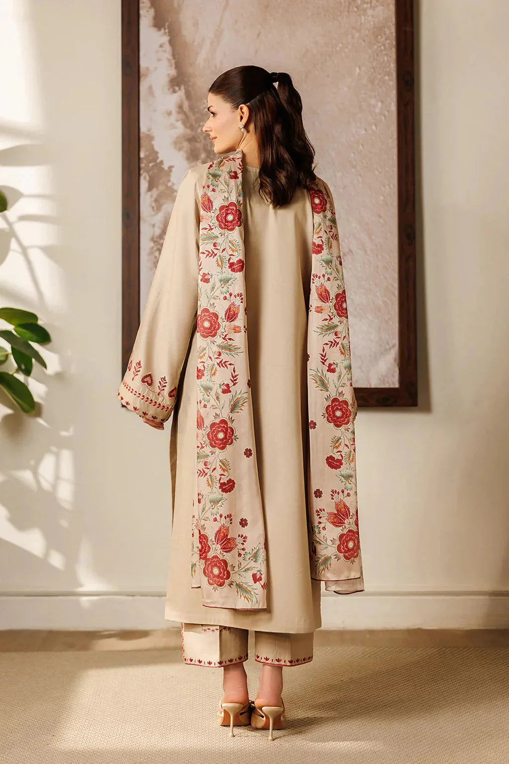 BAROQUE-3PC LAWN EMBROIDERED SHIRT WITH CHIFFON PRINTED DUPATTA AND EMB TROUSER-BIC-4869 Asasay Fakhir
