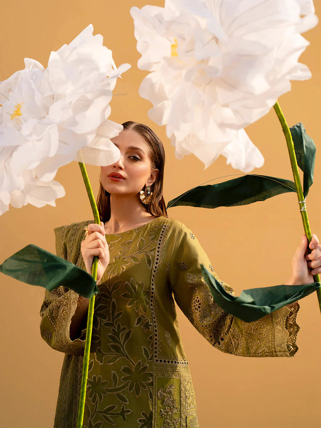 MAHNUR-3PC LAWN LASER WORK EMBROIDERED SHIRT WITH KHAADI NET EMBROIDERED DUPATTA AND TROUSER -BIC-4742 Asasay Fakhir