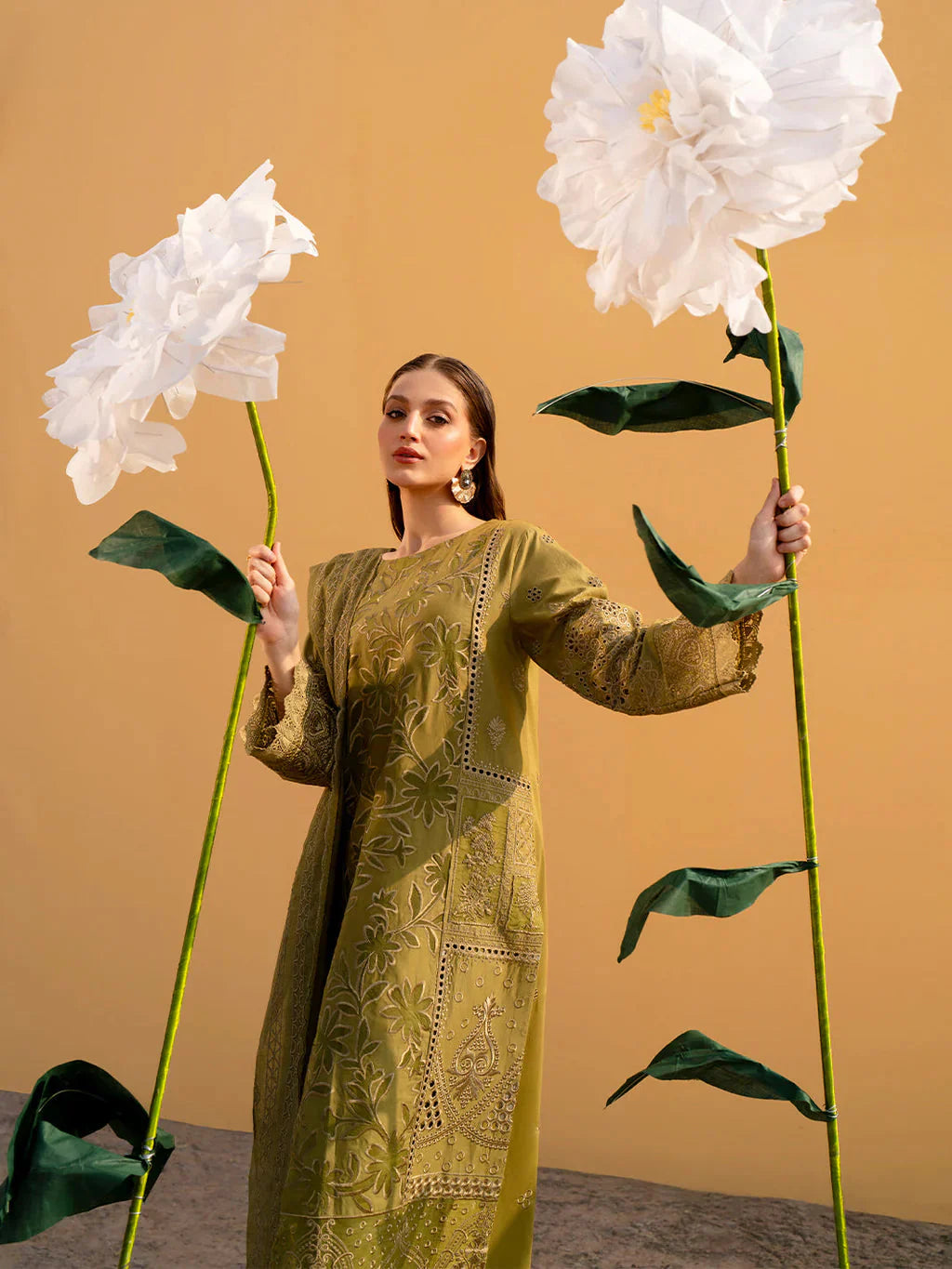 MAHNUR-3PC LAWN LASER WORK EMBROIDERED SHIRT WITH KHAADI NET EMBROIDERED DUPATTA AND TROUSER -BIC-4742 Asasay Fakhir