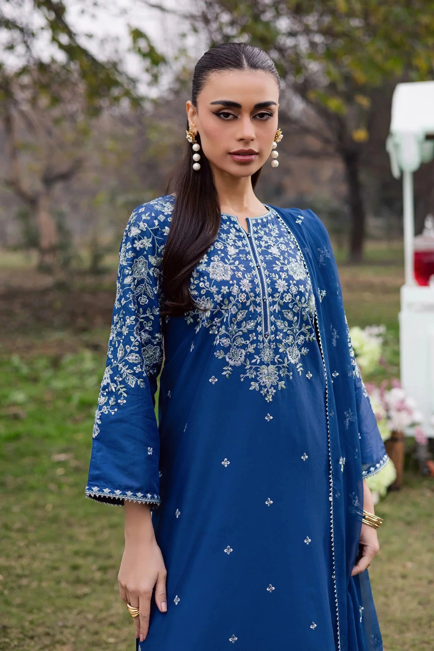 BATIK- 3PC LAWN EMBROIDERED SHIRT WITH CHIFFON EMBROIDERED DUPATTA AND EMB TROUSER-BIC-4812 Asasay Fakhir