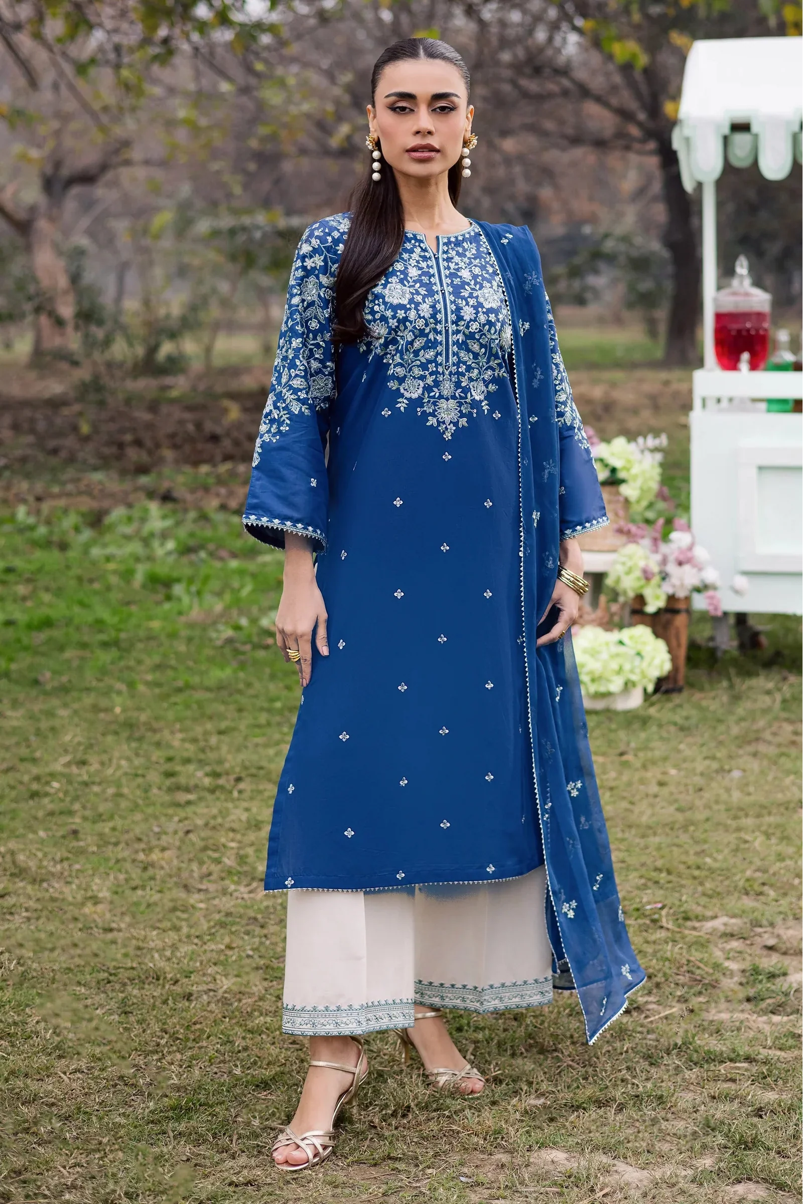 BATIK- 3PC LAWN EMBROIDERED SHIRT WITH CHIFFON EMBROIDERED DUPATTA AND EMB TROUSER-BIC-4812 Asasay Fakhir