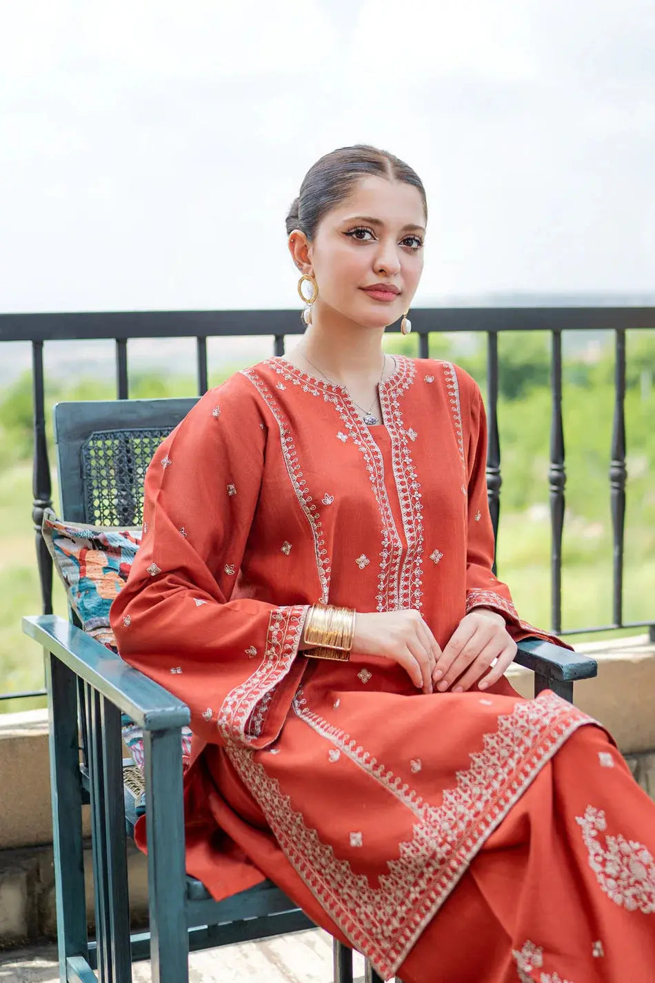 URGE-2PIECE LAWN EMBROIDERED SHIRT WITH LAWN EMBROIDERED TROUSER-BIC-244 Asasayfakhir
