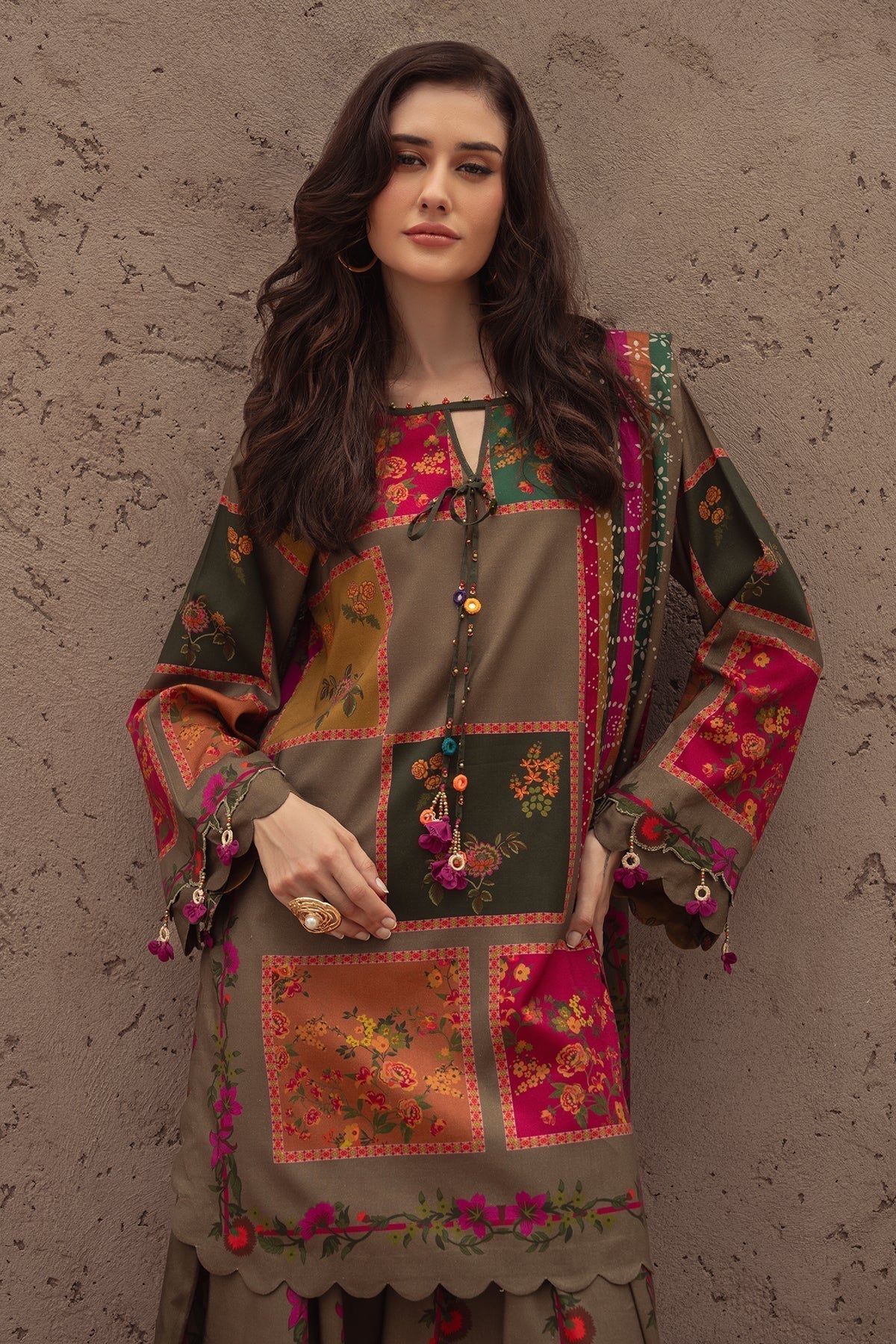 CHARIZMA-3PC LAWN DIGITAL PRINTED SHIRT WITH SILK PRINTED DUPATTA AND PRINTED TROUSER-BIC-061 Asasay Fakhir
