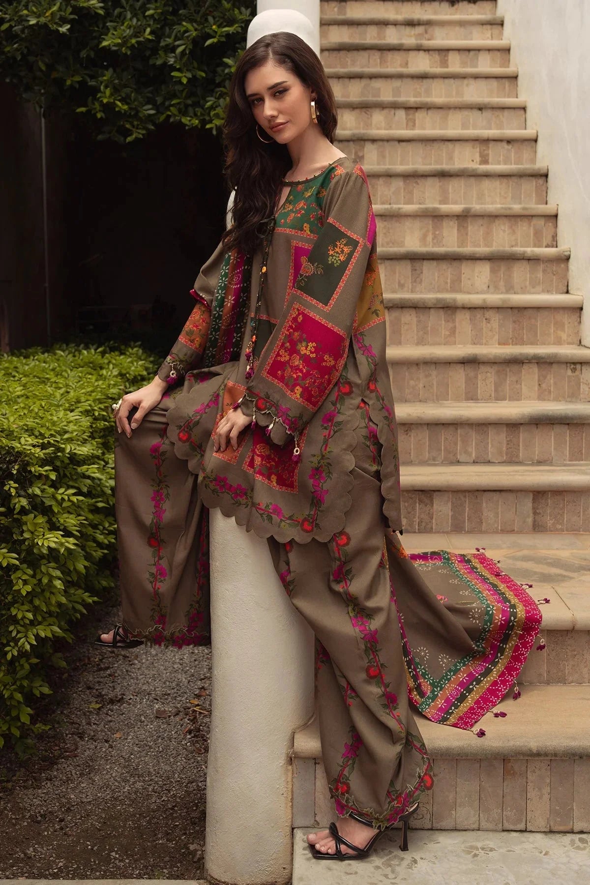 CHARIZMA-3PC LAWN DIGITAL PRINTED SHIRT WITH SILK PRINTED DUPATTA AND PRINTED TROUSER-BIC-061 Asasay Fakhir