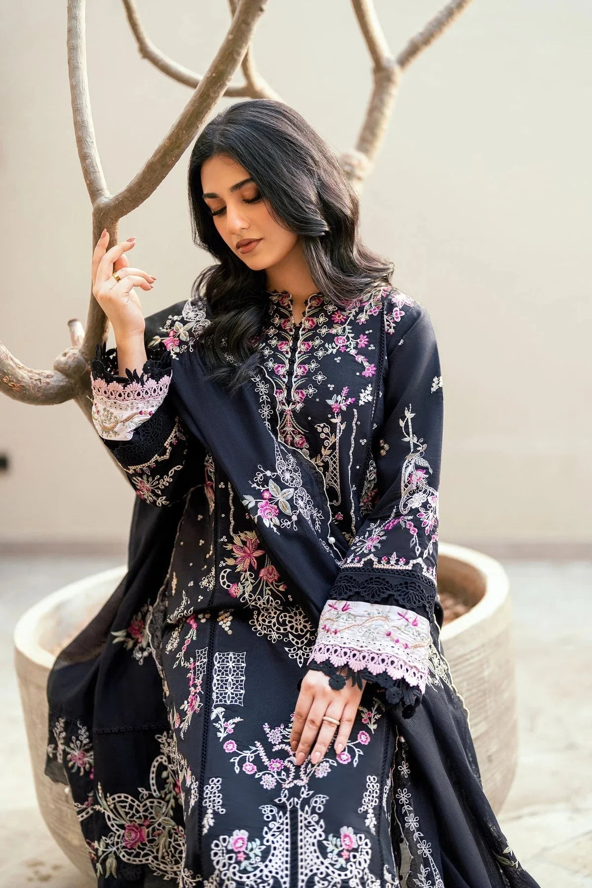 FLORENT-3PC LAWN EMBROIDERED SHIRT WITH KHADDI NET EMBROIDERED DUPATTA & TROUSER-BIC-4826 Asasay Fakhir