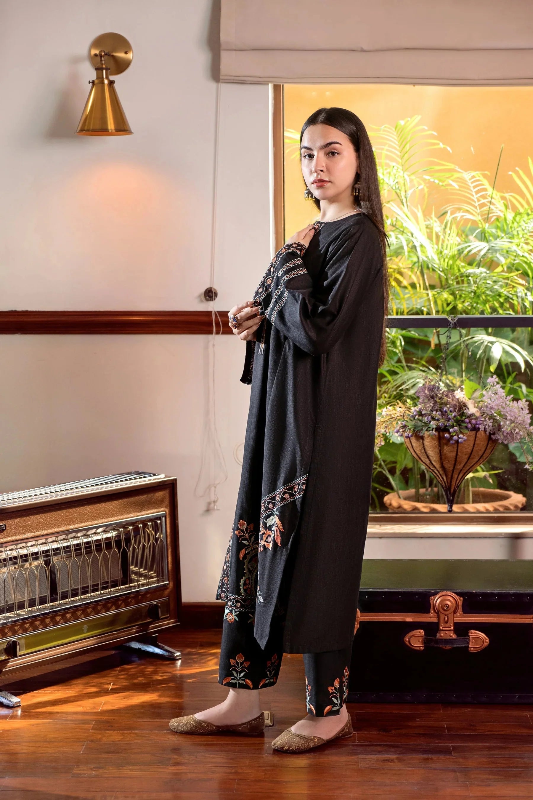 URGE-2PC LAWN EMBROIDERED SHIRT WITH EMBROIDRED TROUSER-BIC-132 Asasayfakhir
