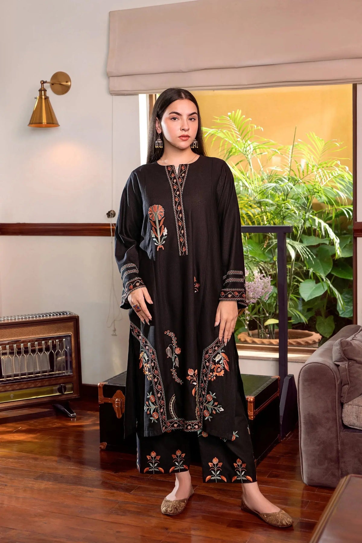 URGE-2PC LAWN EMBROIDERED SHIRT WITH EMBROIDRED TROUSER-BIC-132 Asasayfakhir