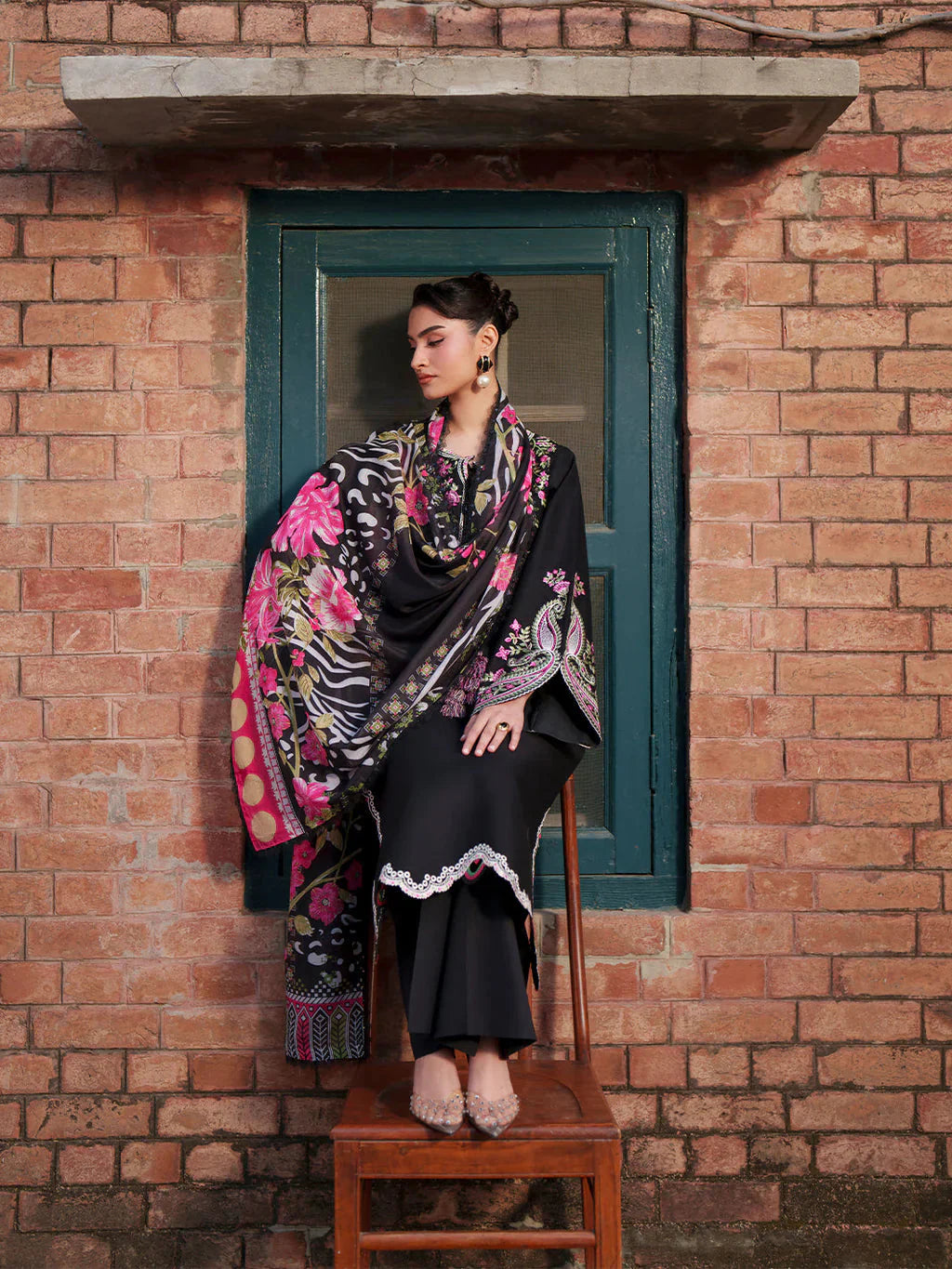 MAHNUR-3PIECE LAWN EMBROIDERED SHIRT WITH CHIFFON PRINTED DUPATTA AND TROUSER-BIC-4854 Asasay Fakhir