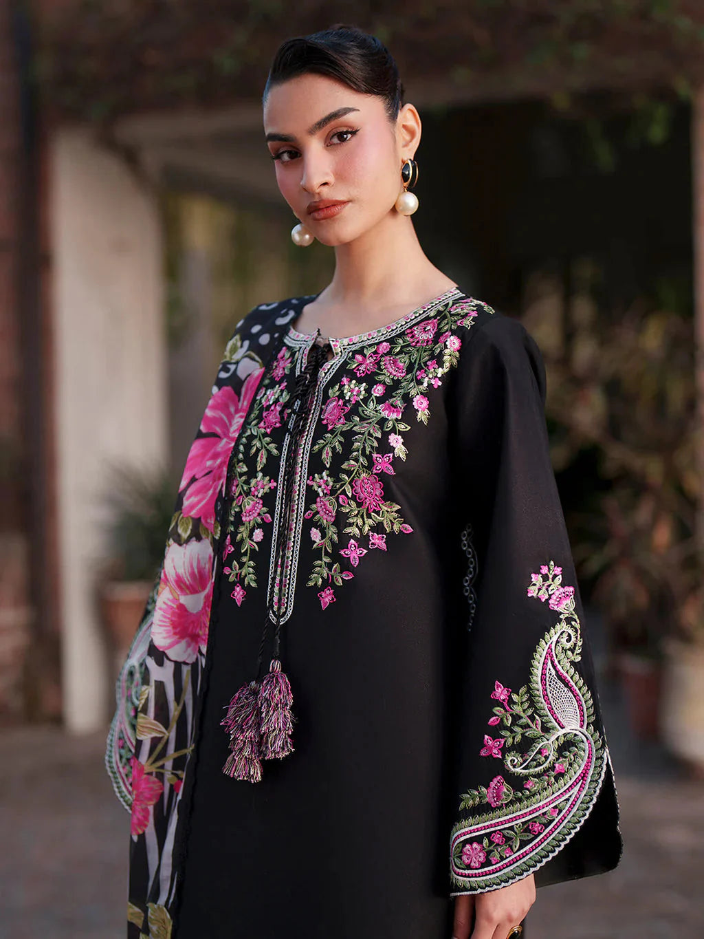 MAHNUR-3PIECE LAWN EMBROIDERED SHIRT WITH CHIFFON PRINTED DUPATTA AND TROUSER-BIC-4854 Asasay Fakhir