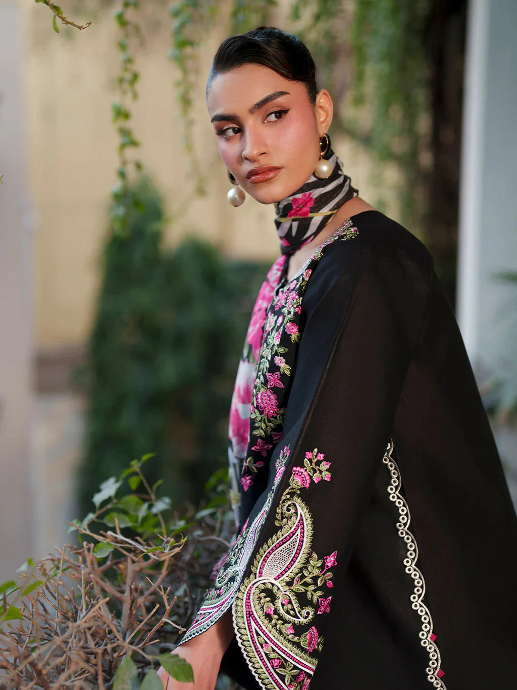 MAHNUR-3PIECE LAWN EMBROIDERED SHIRT WITH CHIFFON PRINTED DUPATTA AND TROUSER-BIC-4854 Asasay Fakhir