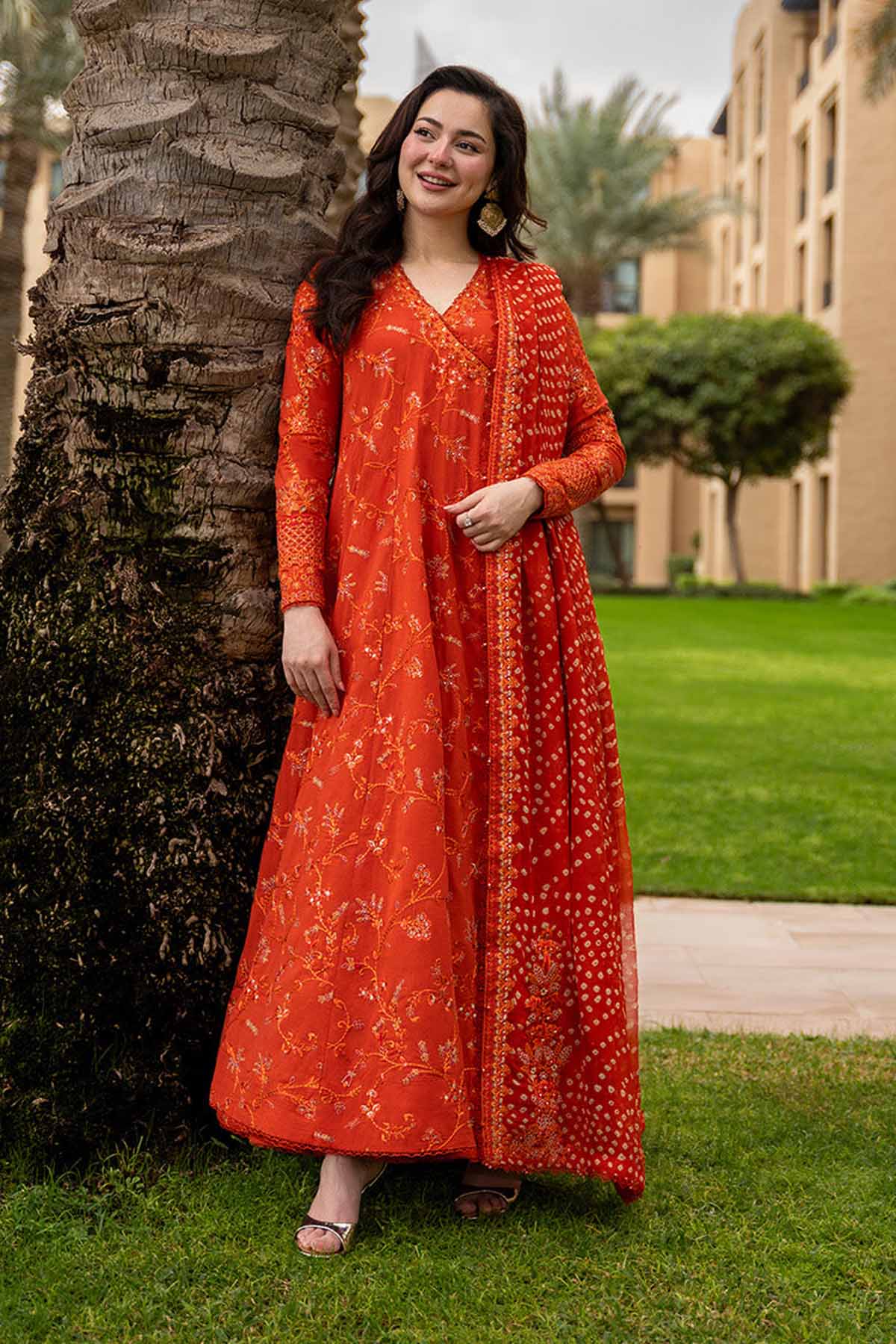FAIZA SAQLAIN-FROCK 3PC LAWN EMBROIDERED SHIRT WITH CHUNRI PRINTED EMBROIDERED DUPATTA AND TROUSER-4866 Asasay Fakhir