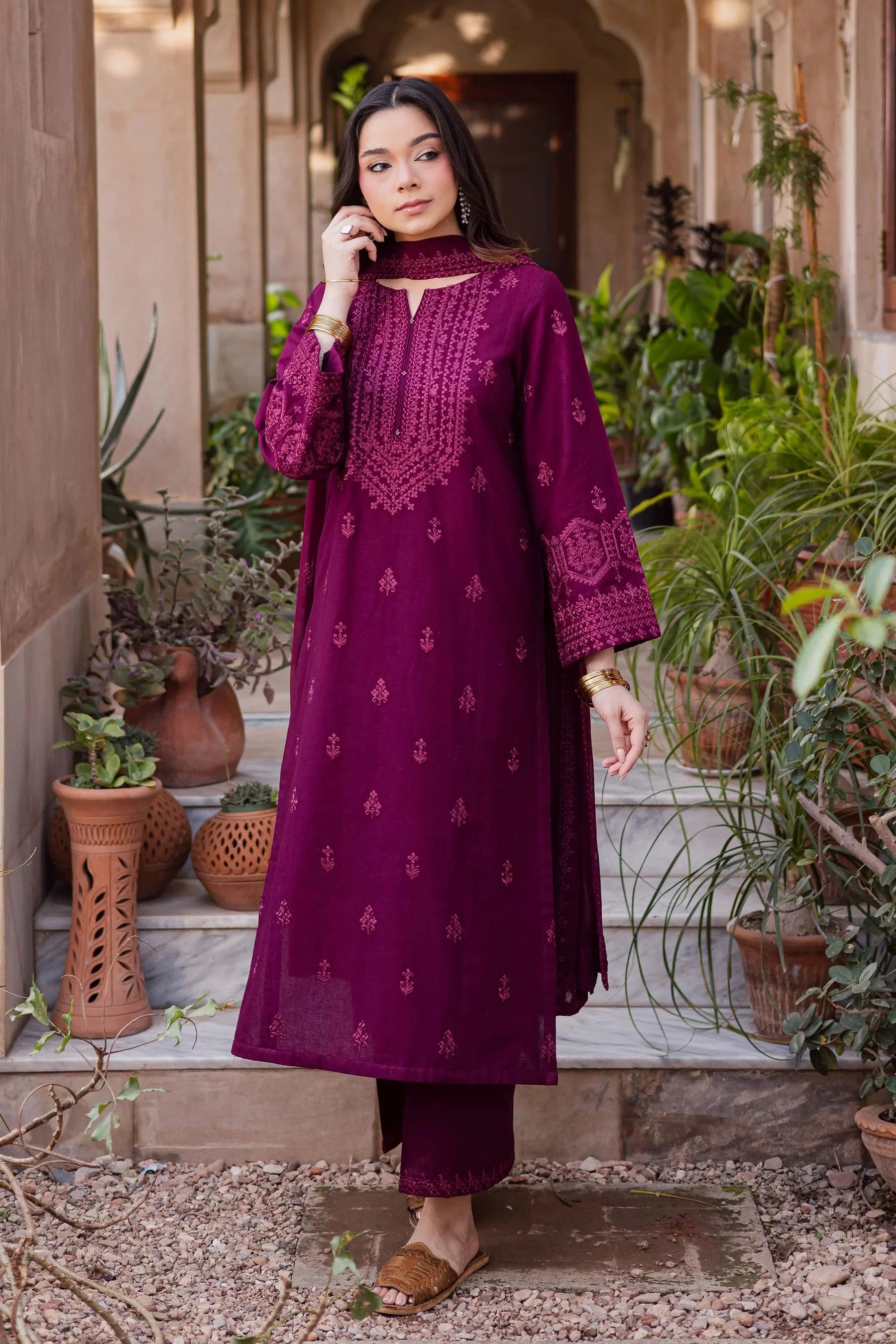 BATIK-3PC LAWN EMBROIDERED SHIRT WITH CHIFFON EMBROIDERED DUPATTA AND EMB TROUSER-BIC-4696 Asasay Fakhir
