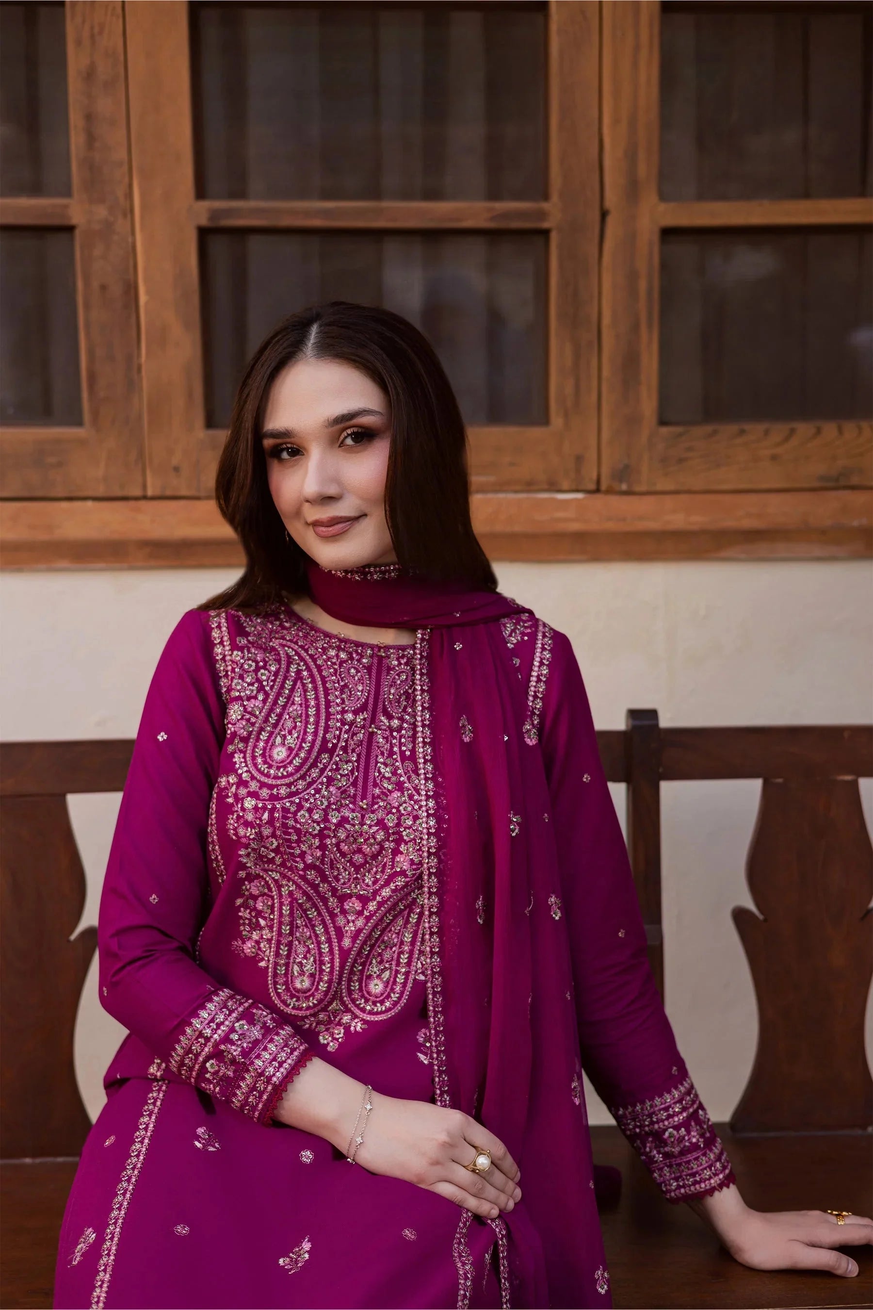 BATIK-3PC LAWN EMBROIDERED SHIRT WITH CHIFFOON EMBROIDERED DUPATTA AND EMB TROUSER-BIC-4735 Asasay Fakhir