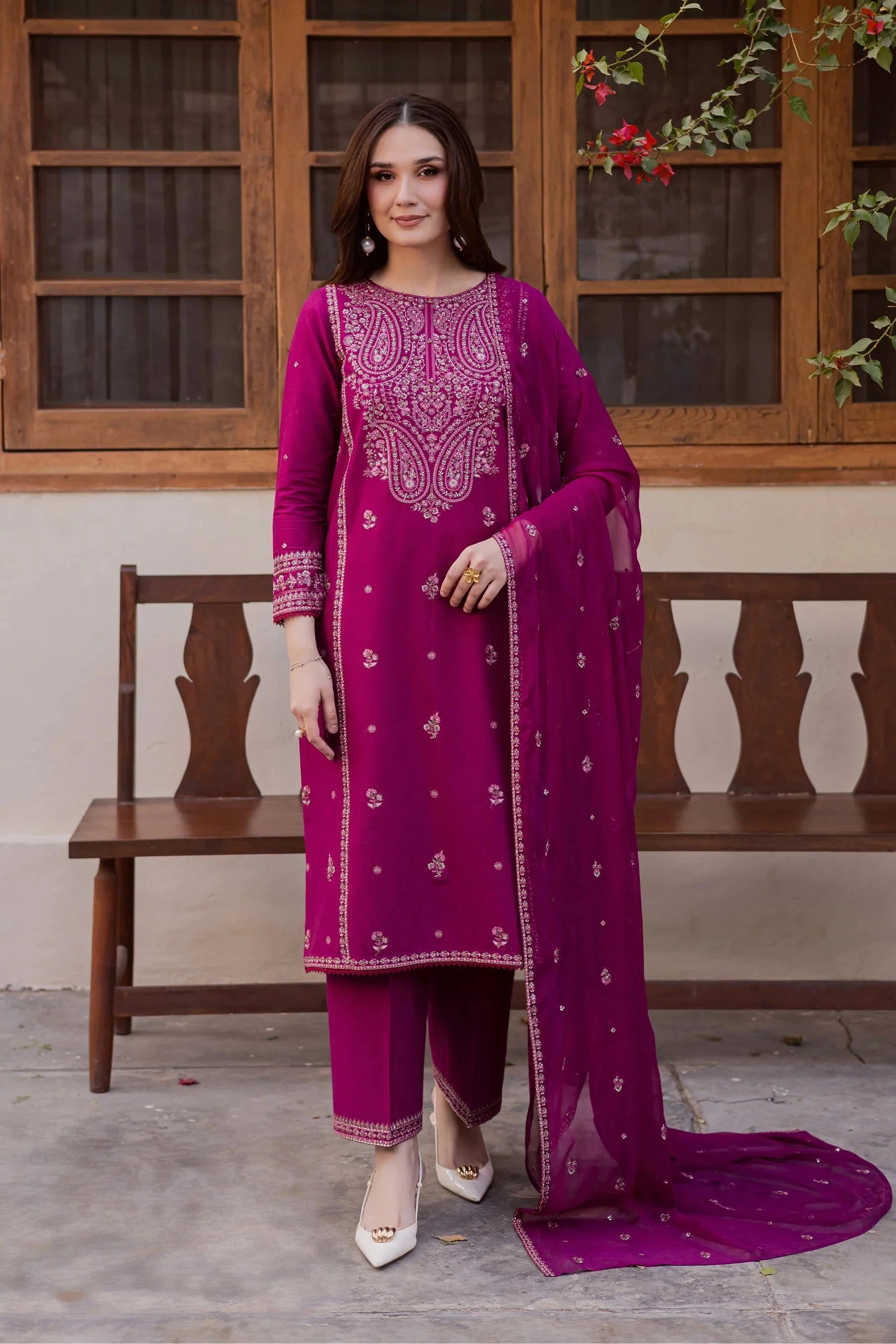 BATIK-3PC LAWN EMBROIDERED SHIRT WITH CHIFFOON EMBROIDERED DUPATTA AND EMB TROUSER-BIC-4735 Asasay Fakhir