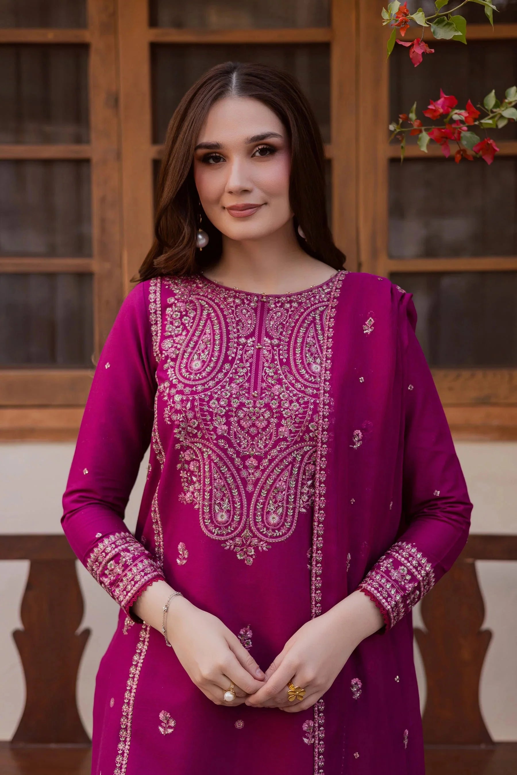 BATIK-3PC LAWN EMBROIDERED SHIRT WITH CHIFFOON EMBROIDERED DUPATTA AND EMB TROUSER-BIC-4735 Asasay Fakhir