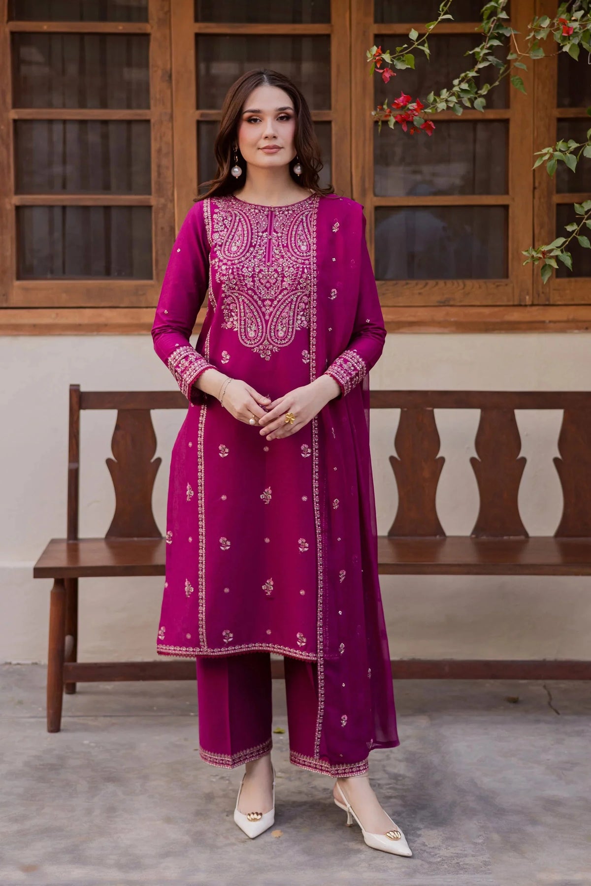 BATIK-3PC LAWN EMBROIDERED SHIRT WITH CHIFFOON EMBROIDERED DUPATTA AND EMB TROUSER-BIC-4735 Asasay Fakhir