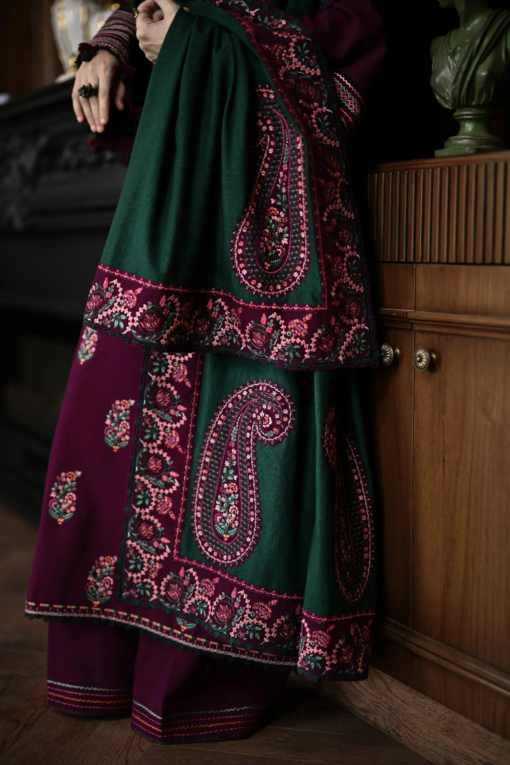 BATIK-3PC LAWN EMBROIDERED SHIRT WITH LAWN EMBROIDERED DUPATTA AND TROUSER-BIC-4797 Asasay Fakhir