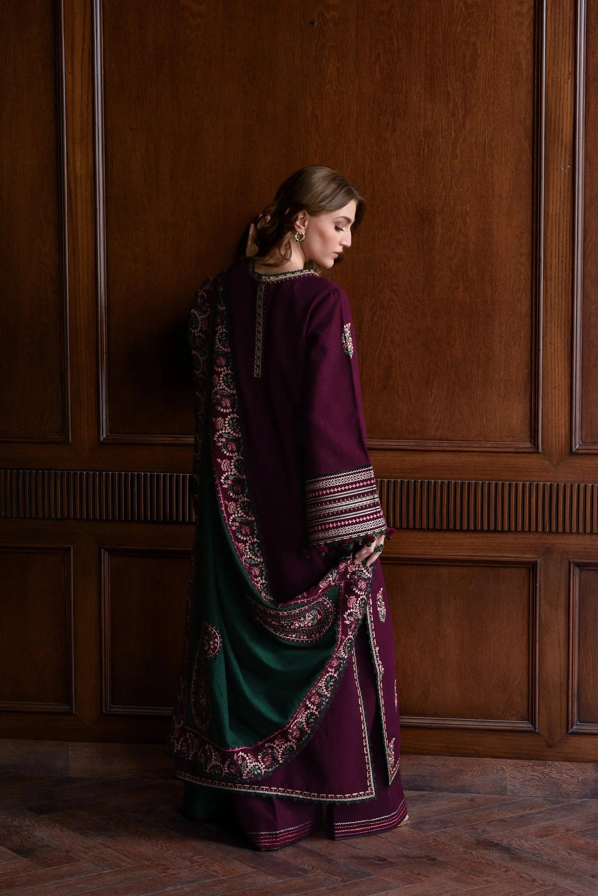 BATIK-3PC LAWN EMBROIDERED SHIRT WITH LAWN EMBROIDERED DUPATTA AND TROUSER-BIC-4797 Asasay Fakhir
