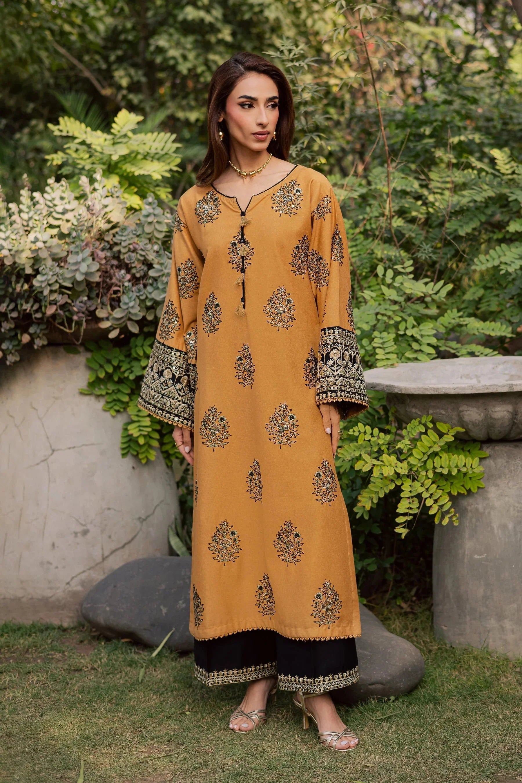 BATIK-2PC LAWN SEQUIN EMBROIDERED SHIRT WITH SEQUIN EMBROIDERED TROUSER-BIC-239 Asasayfakhir