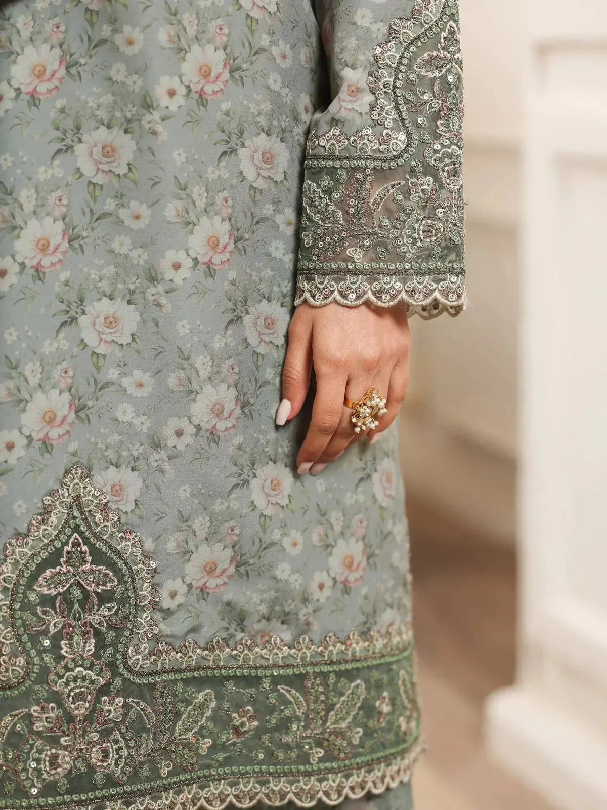 MOHAGNI-3PC LAWN PRINTED EMBROIDERED SHIRT WITH SILK PRINTED DUPATTA AND PRINTED TROUSER-BIC-008 Asasayfakhir