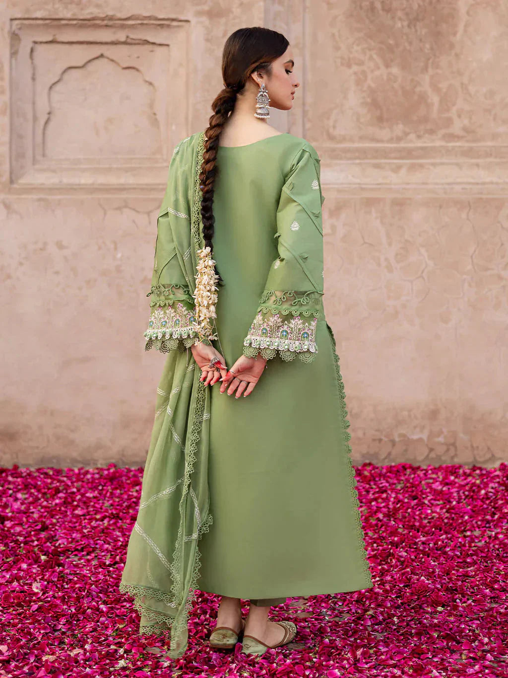 MAHNUR - 3PC LAWN EMBROIDERED SHIRT WITH CHIFFON EMBROIDERED DUPATTA AND TROUSER-BIC-4538 Asasay Fakhir