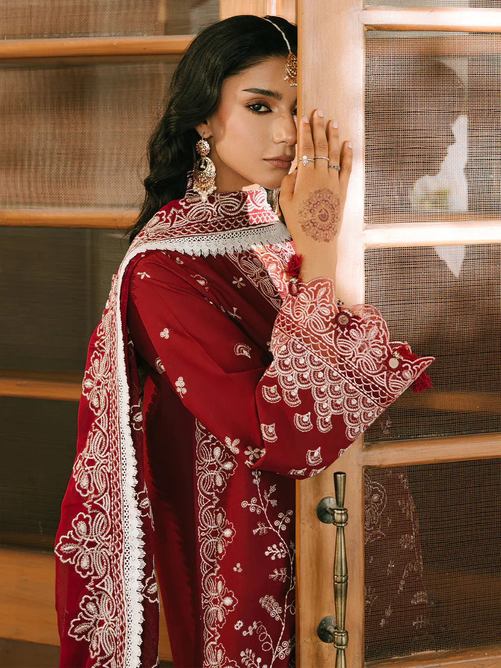 MAHNUR-3PIECE LAWN EMBROIDERED SHIRT WITH KHADDI NET EMB DUPATTA AND TROUSER-BIC-4700 Asasay Fakhir