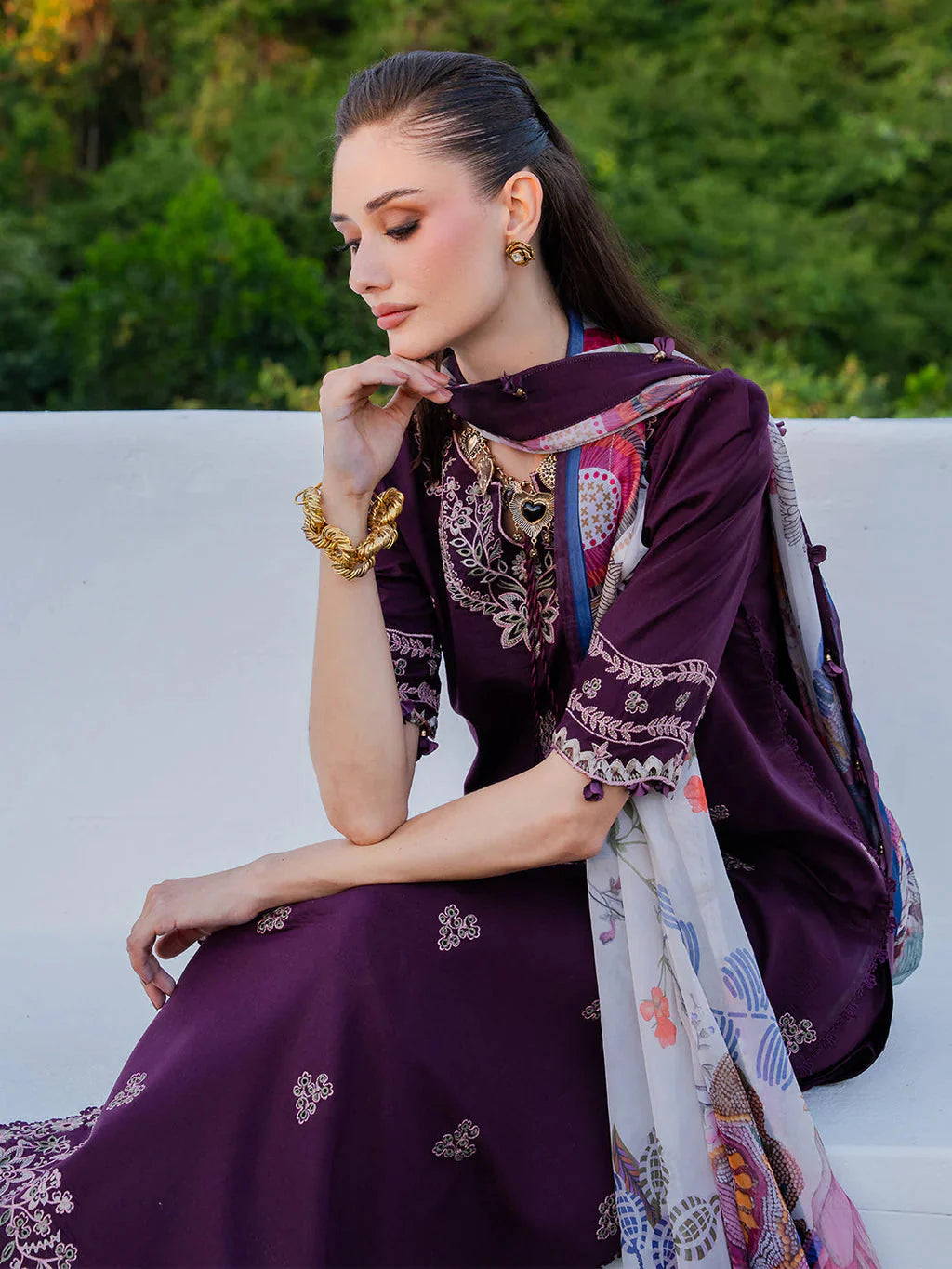 IZEL-3PC LAWN EMBROIDERED SHIRT WITH CHIFFON PRINT DUPATTA AND EMB TROUSER-BIC-4839 Asasay Fakhir
