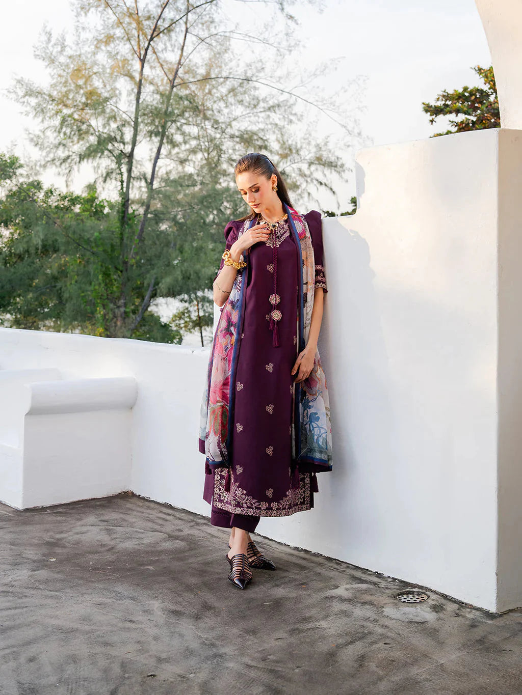 IZEL-3PC LAWN EMBROIDERED SHIRT WITH CHIFFON PRINT DUPATTA AND EMB TROUSER-BIC-4839 Asasay Fakhir