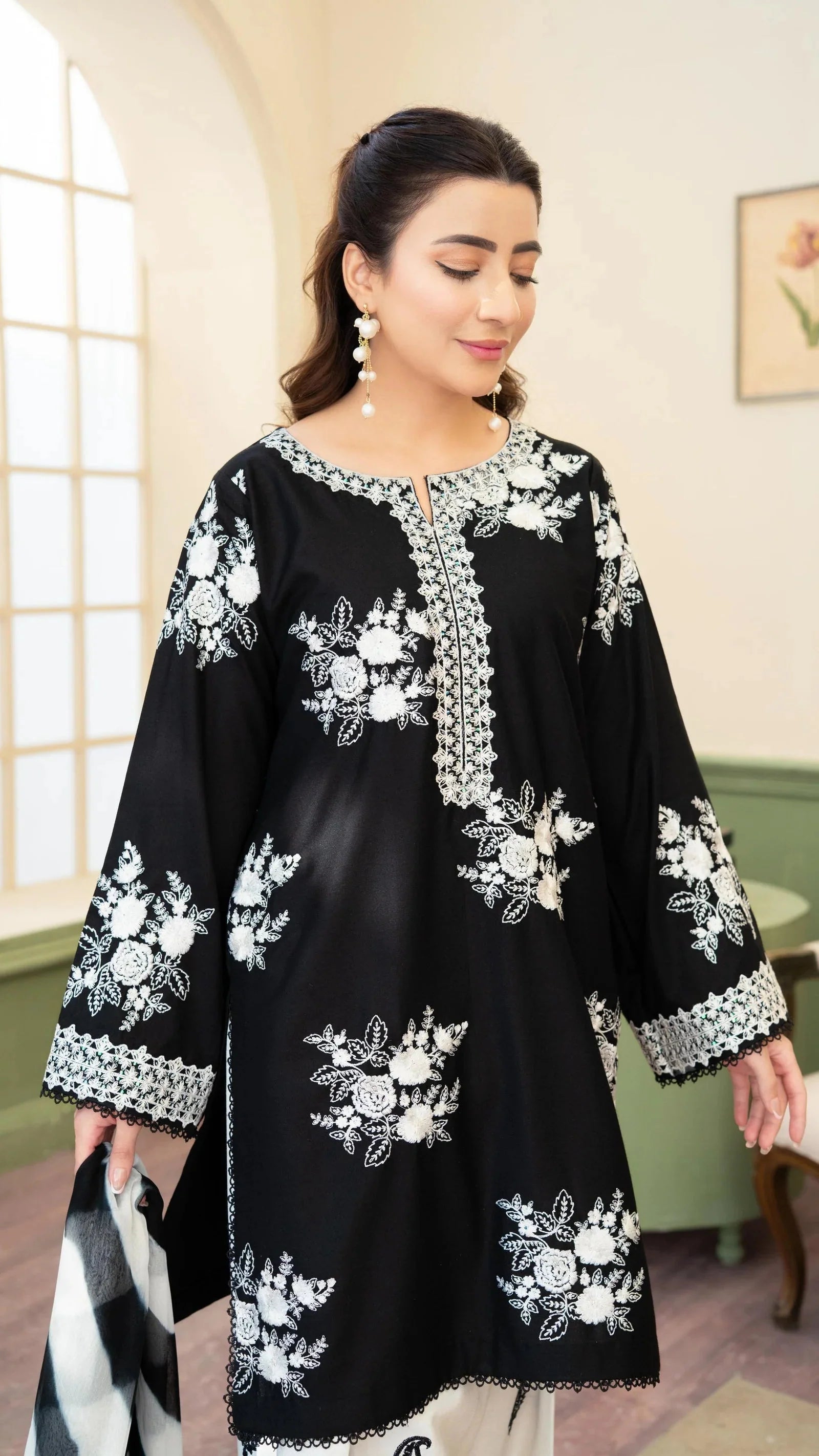 ZARA SHAHJAHAN-3PC LAWN EMBROIDERED SHIRT WITH CHIFFON PRINTED DUPATTA AND EMB TROUSER-BIC-4876 Asasay Fakhir