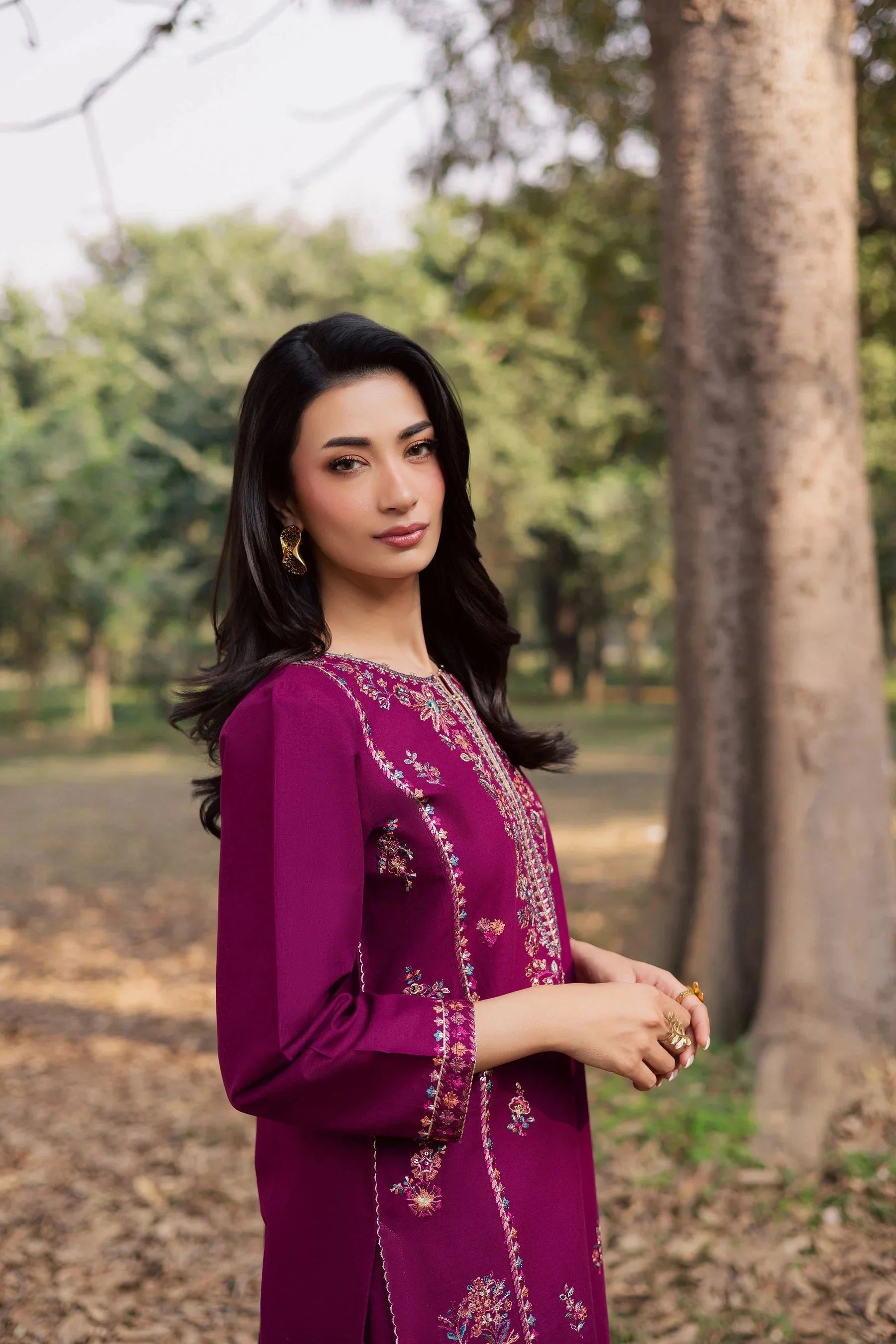 BATIK-3PIECE LAWN SEQUIN EMBROIDERED SHIRT WITH CHIFFON EMBROIDERED DUPATTA AND TROUSER-BIC-4857 Asasay Fakhir