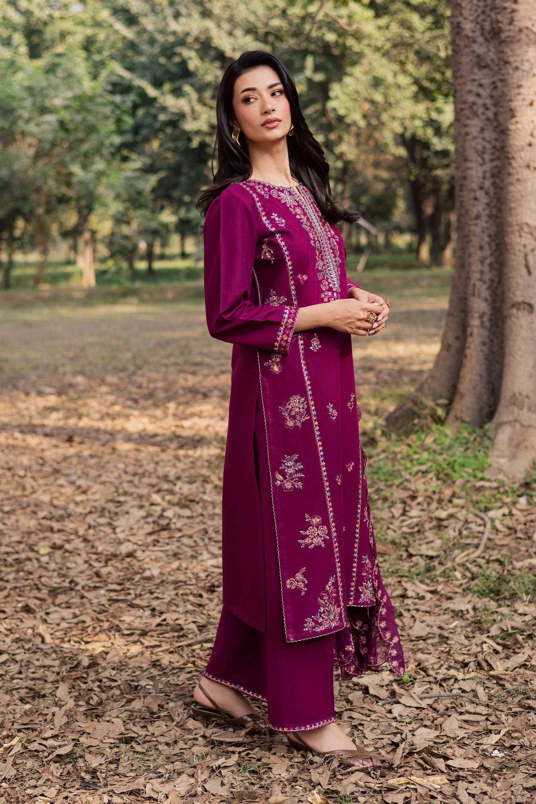 BATIK-3PIECE LAWN SEQUIN EMBROIDERED SHIRT WITH CHIFFON EMBROIDERED DUPATTA AND TROUSER-BIC-4857 Asasay Fakhir