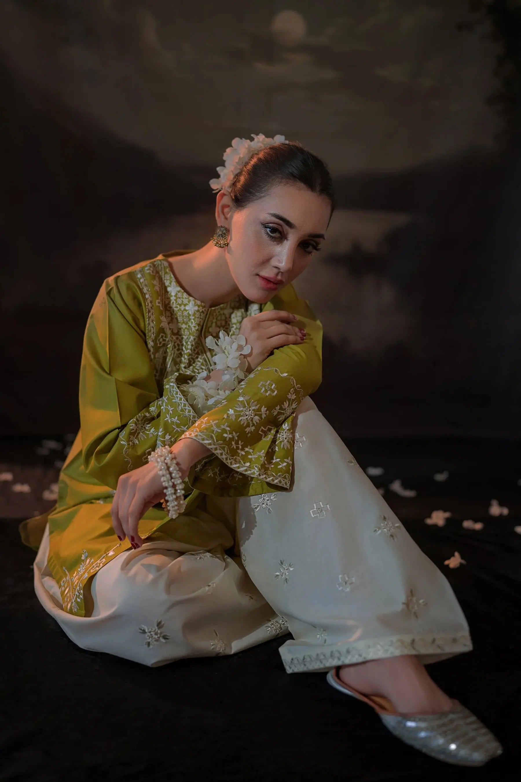 URGE-2PC LAWN EMBROIDERED SHIRT WITH LAWN EMBROIDERED TROUSER-BIC-226 Asasayfakhir