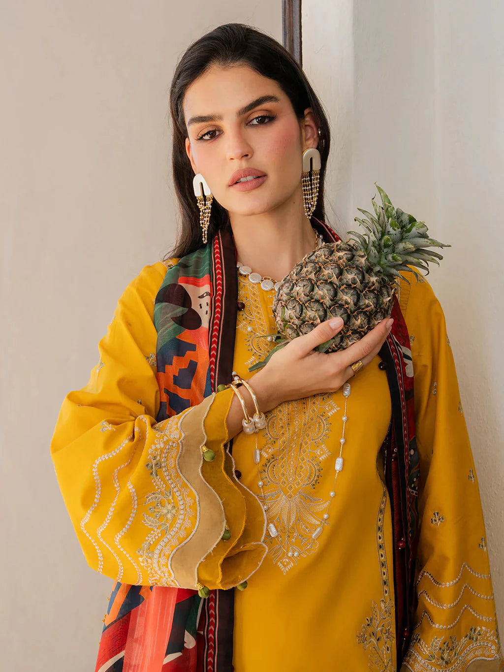 IZEL-3PC LAWN EMBROIDERED SHIRT WITH CHIFFON PRINT DUPATTA AND EMB TROUSER-BIC-4821 Asasay Fakhir