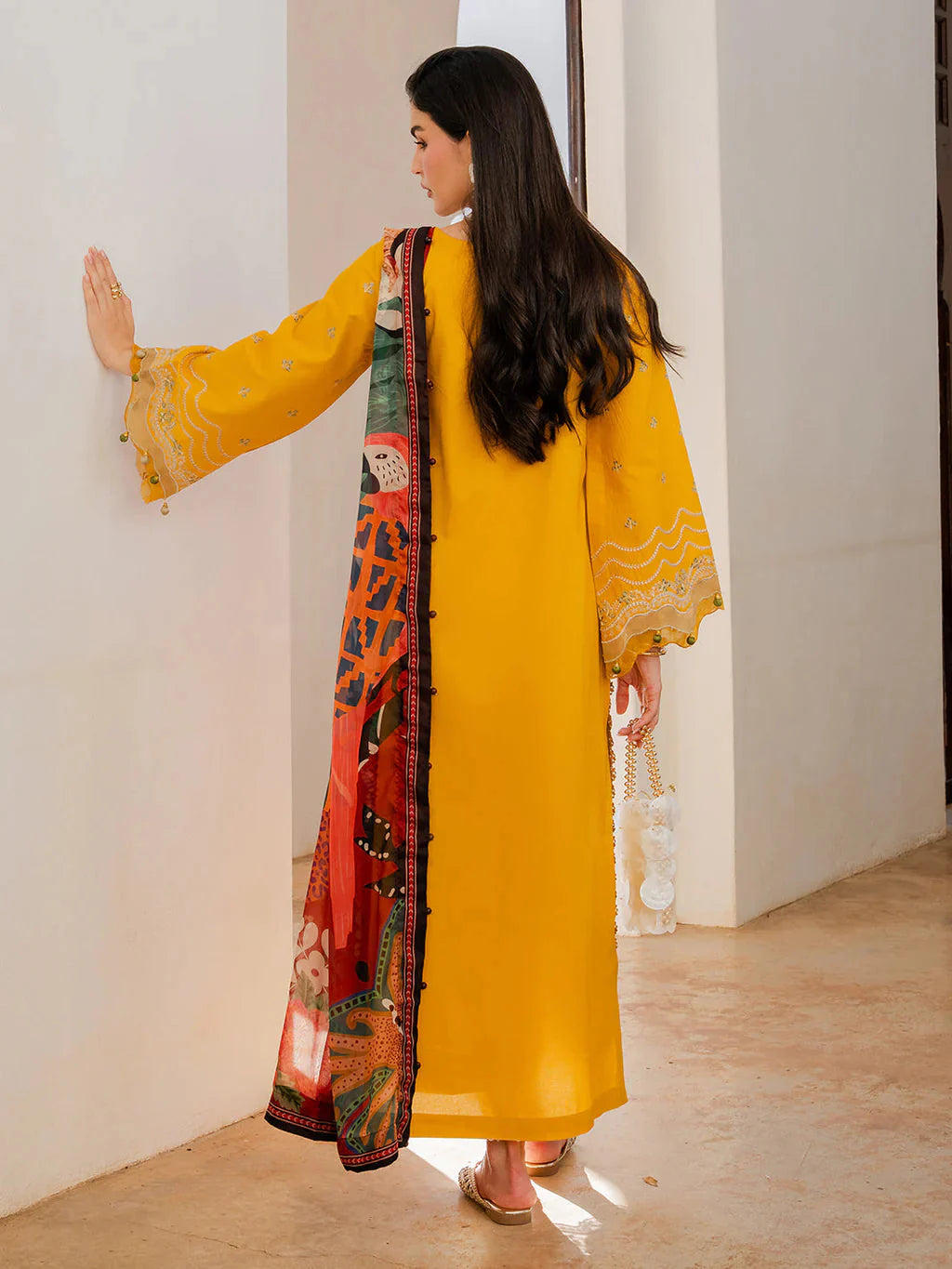 IZEL-3PC LAWN EMBROIDERED SHIRT WITH CHIFFON PRINT DUPATTA AND EMB TROUSER-BIC-4821 Asasay Fakhir