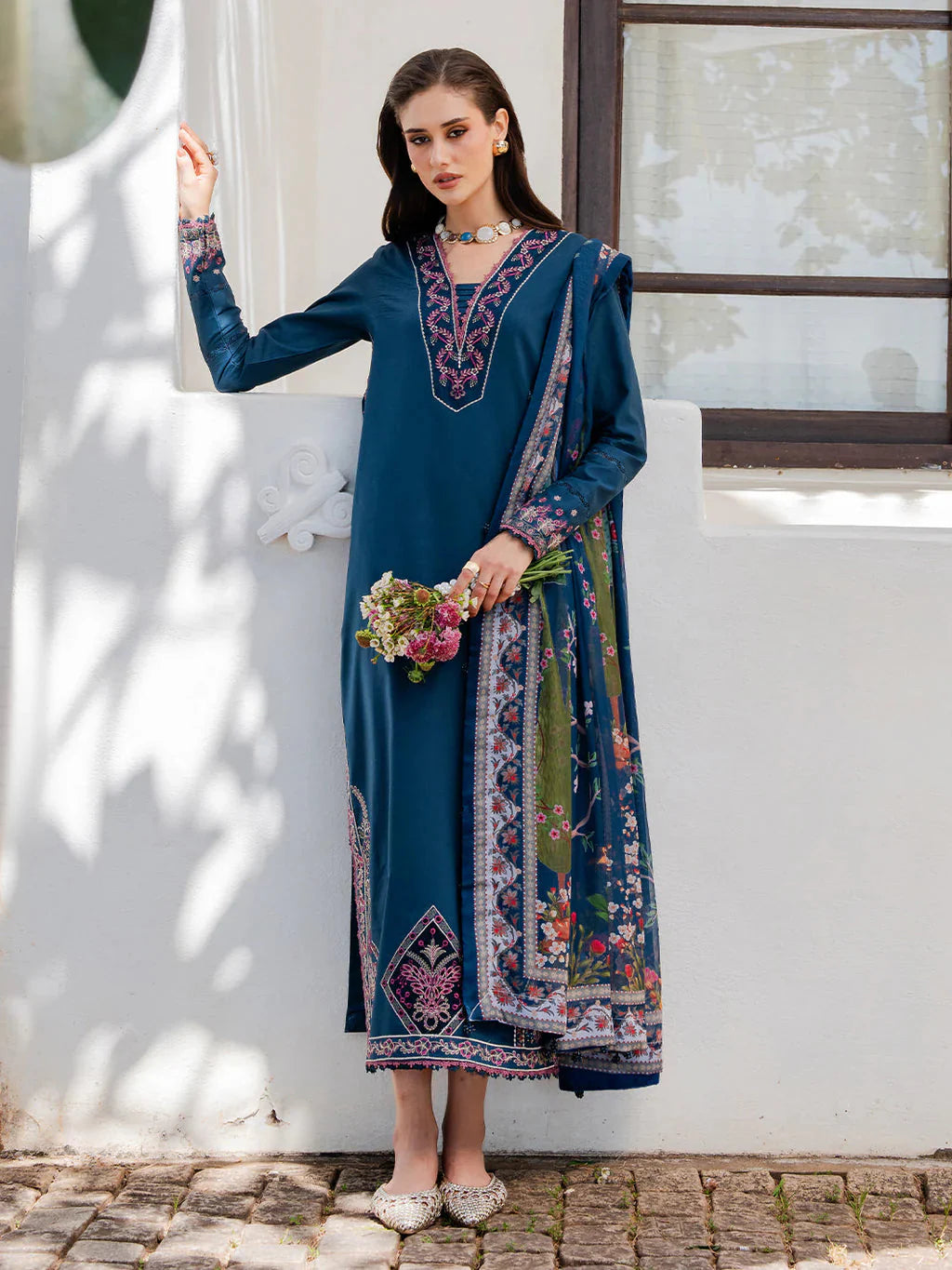 IZEL-3PC LAWN EMBROIDERED SHIRT WITH CHIFFON PRINTED DUPATTA AND TROUSER-BIC-4846 Asasay Fakhir